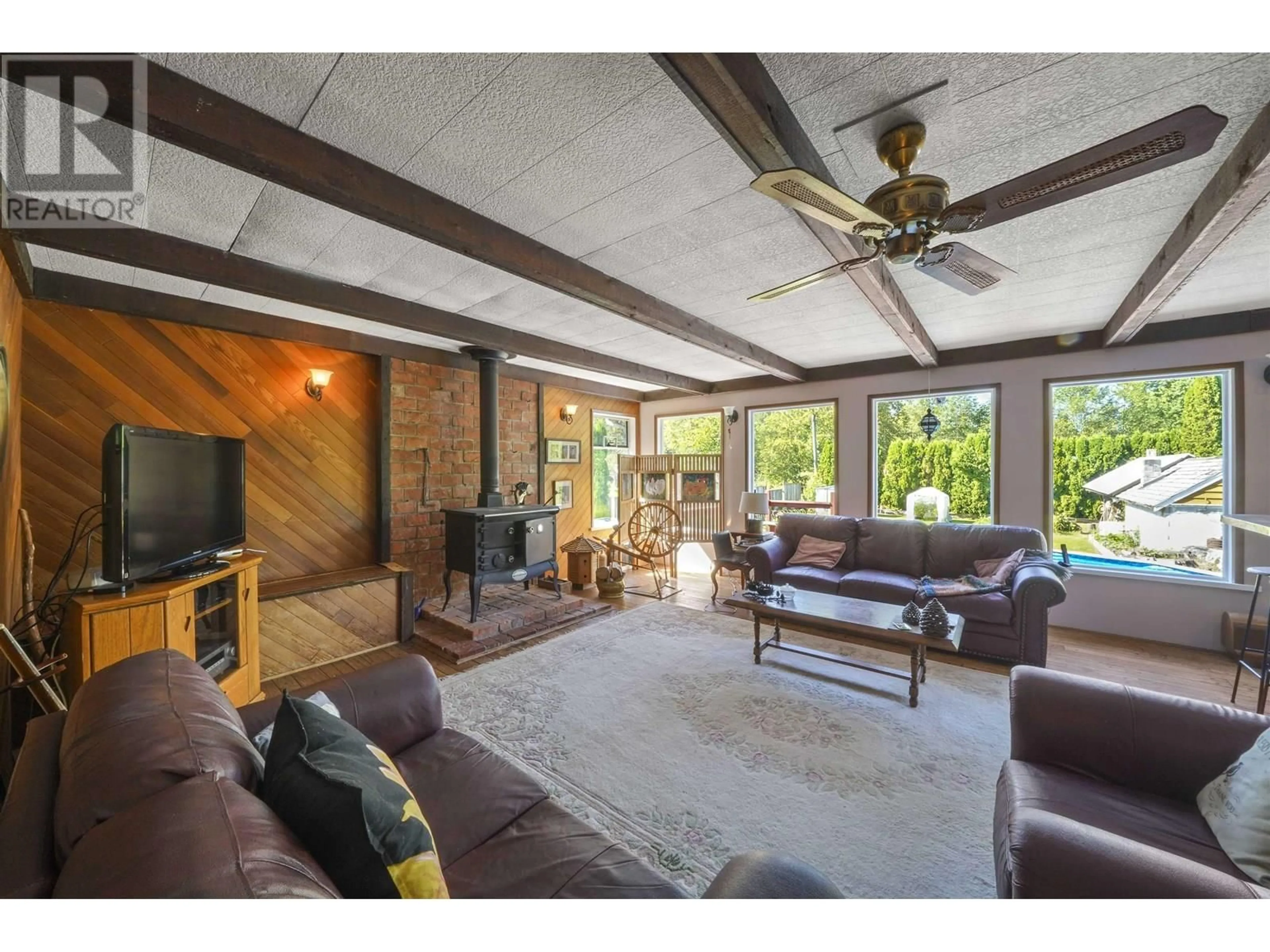 Living room with furniture, unknown for 25183 DEWDNEY TRUNK ROAD, Maple Ridge British Columbia V4R1X6