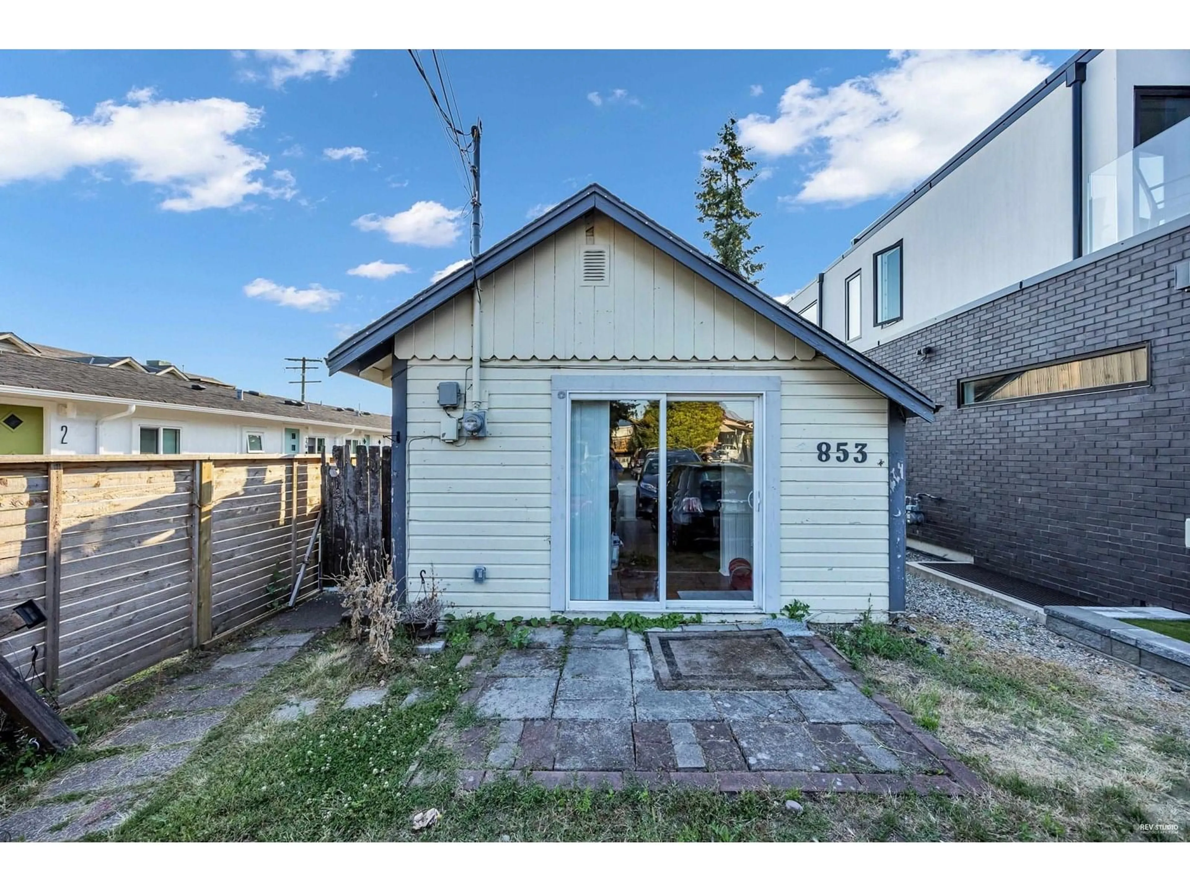 Unknown for 853 MAPLE, White Rock British Columbia V4B4M3