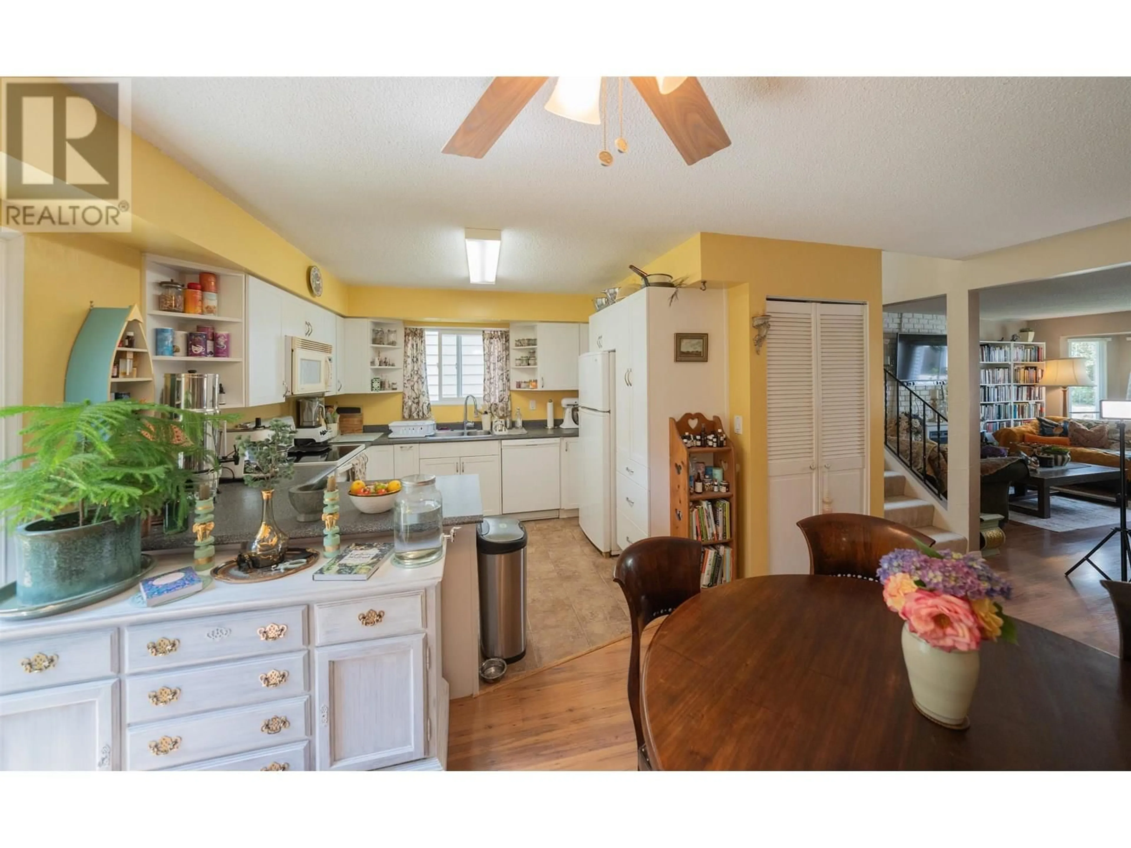 Open concept kitchen, unknown for 1237 RIVER DRIVE, Coquitlam British Columbia V3E1N7