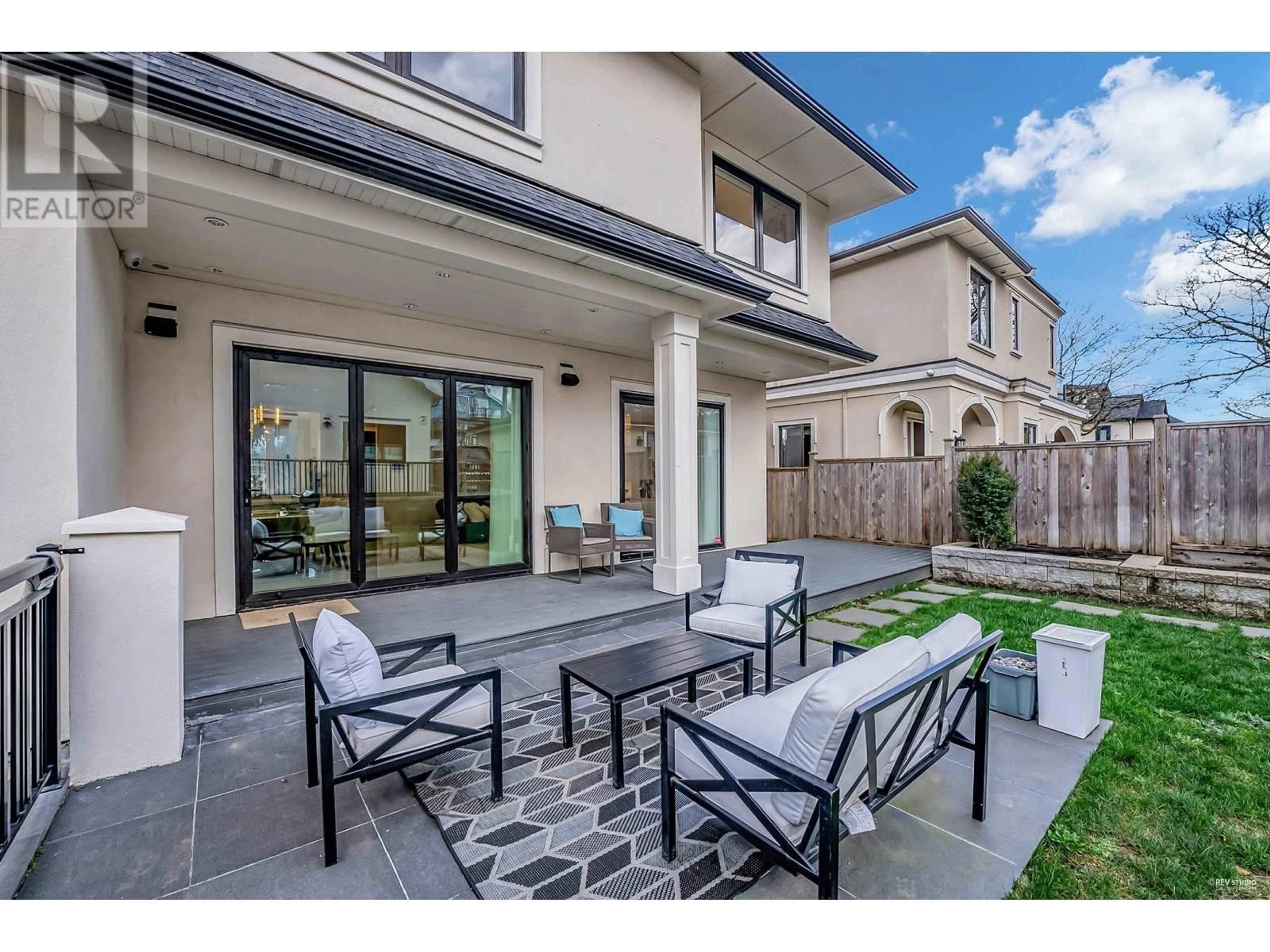 Patio, street for 4112 W 11TH AVENUE, Vancouver British Columbia V6R2L6