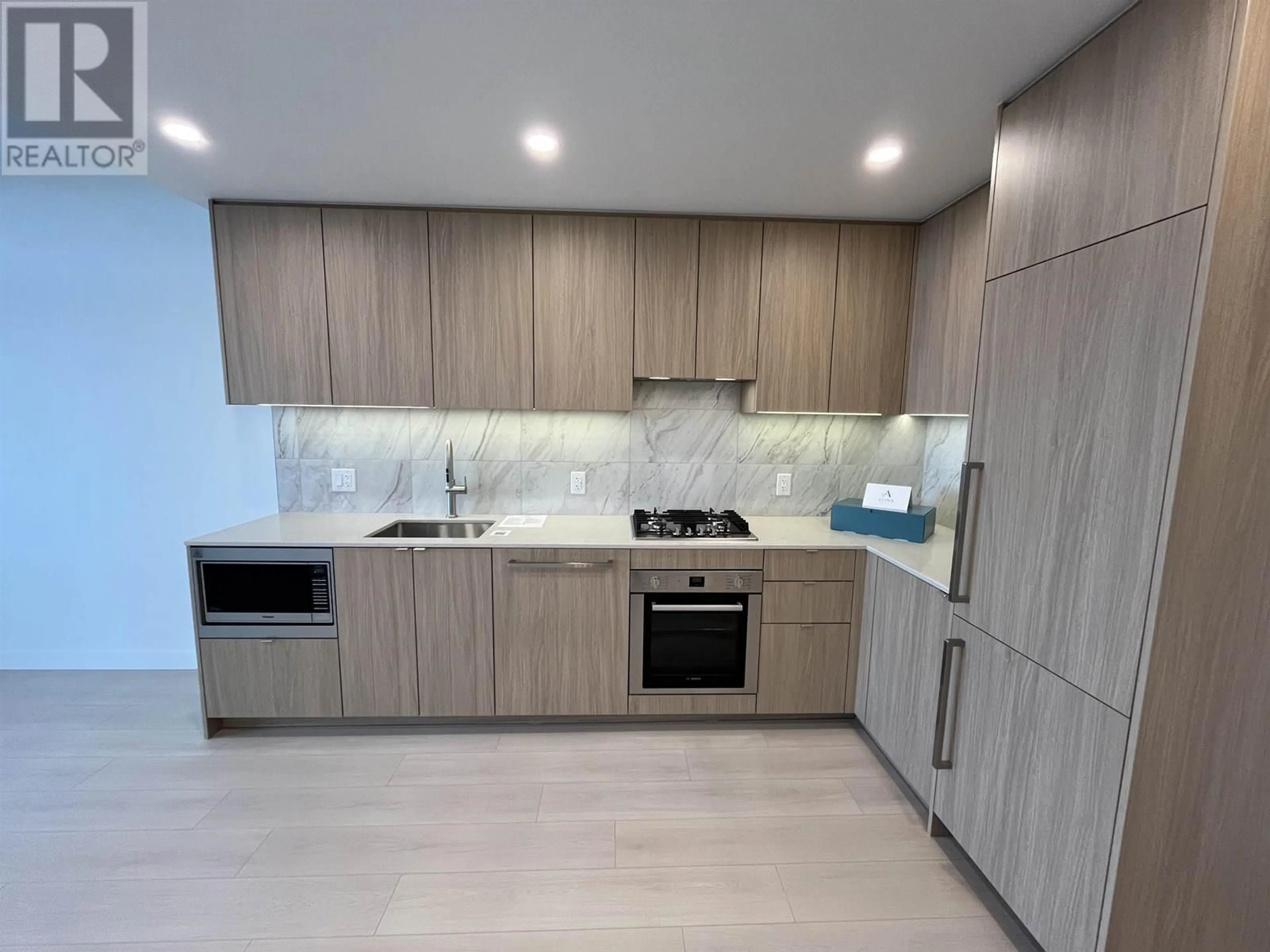 Standard kitchen, unknown for 1503 - 626 CLAREMONT STREET, Coquitlam British Columbia V3J3T4