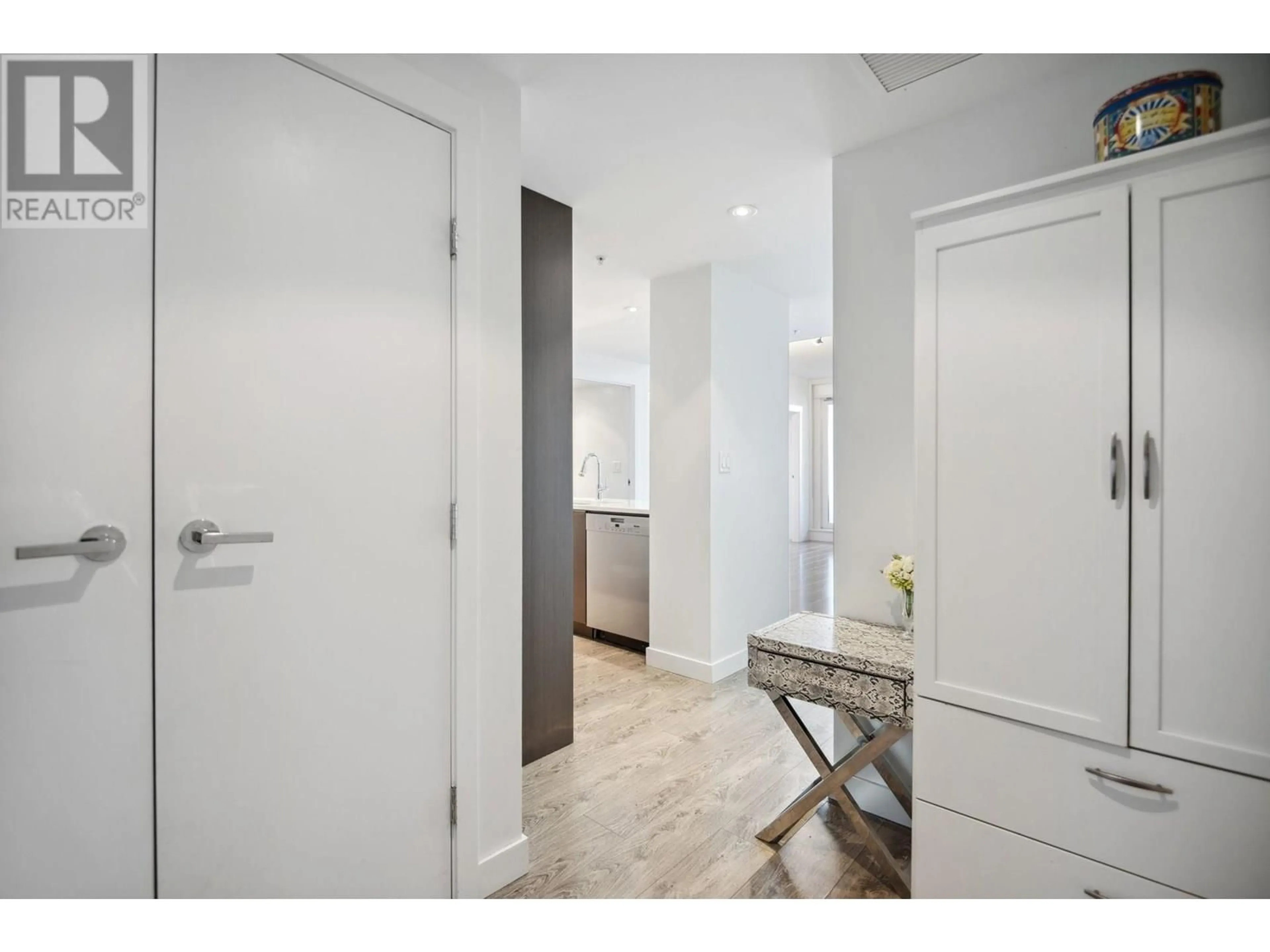 Indoor entryway for 502 - 110 SWITCHMEN STREET, Vancouver British Columbia V6A0C6