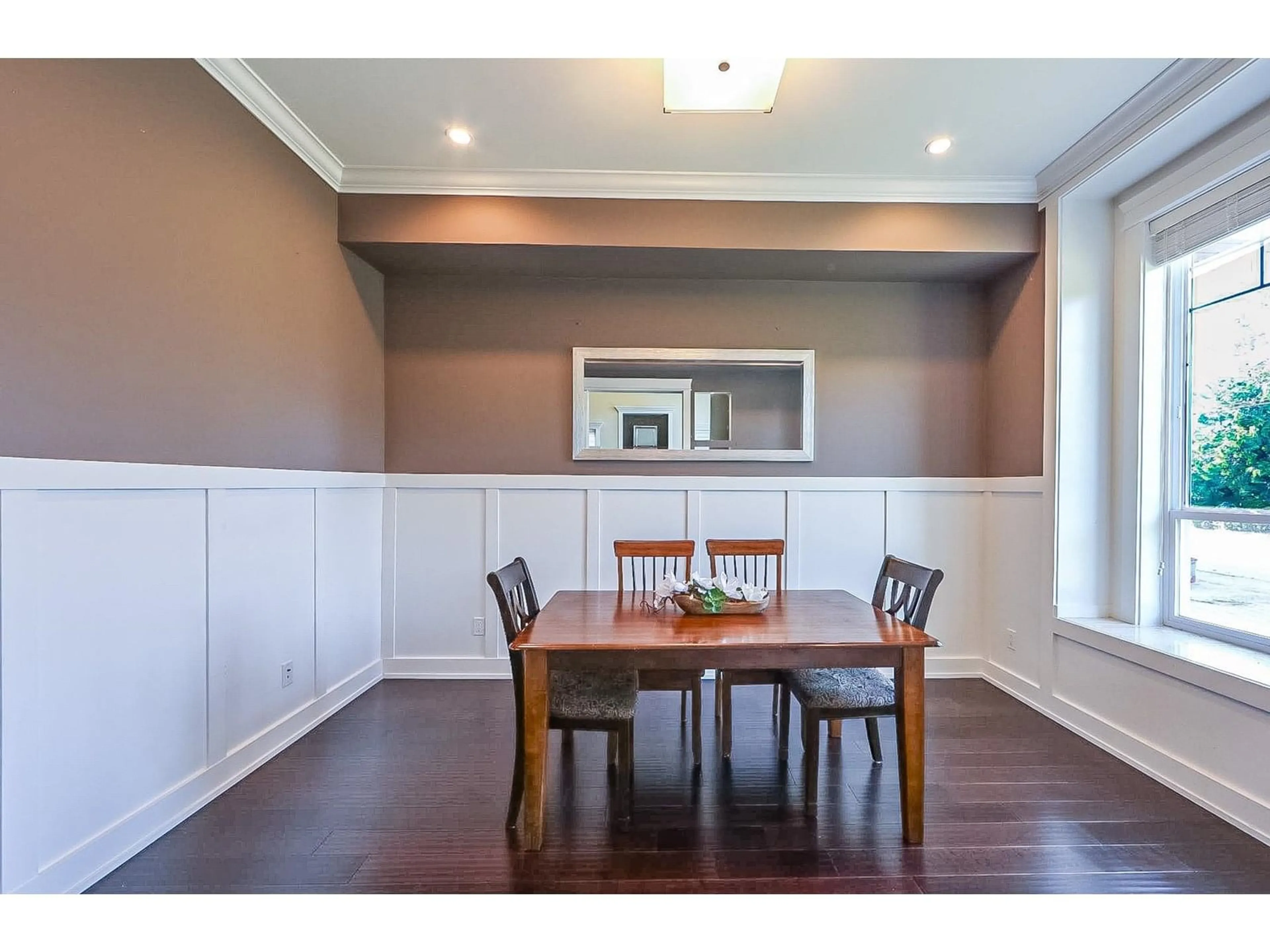 Dining room, wood/laminate floor for 20980 48, Langley British Columbia V3A3M1