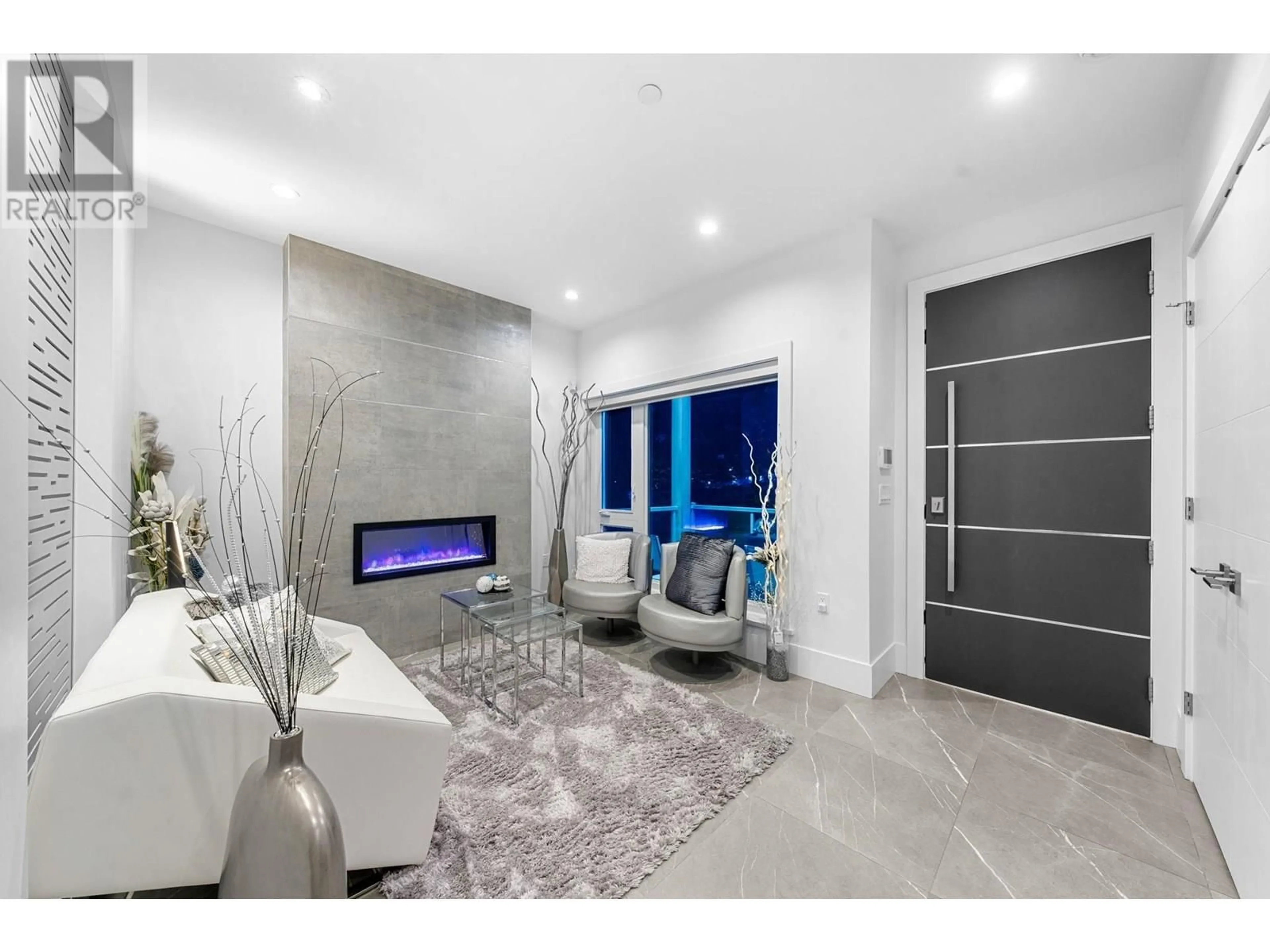 Indoor entryway for 250 53RD AVENUE, Vancouver British Columbia V5X1H9