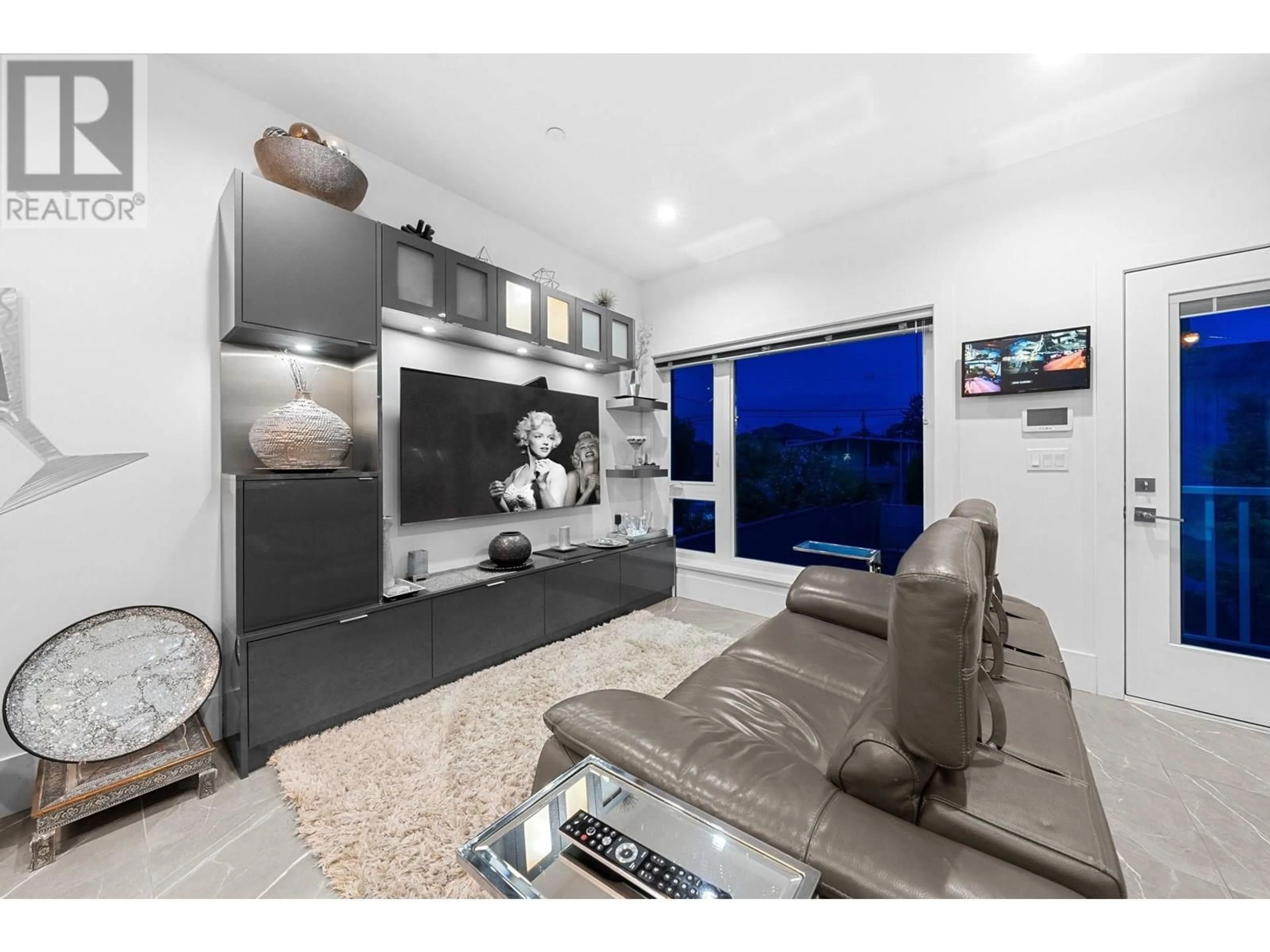 Home theater for 250 53RD AVENUE, Vancouver British Columbia V5X1H9