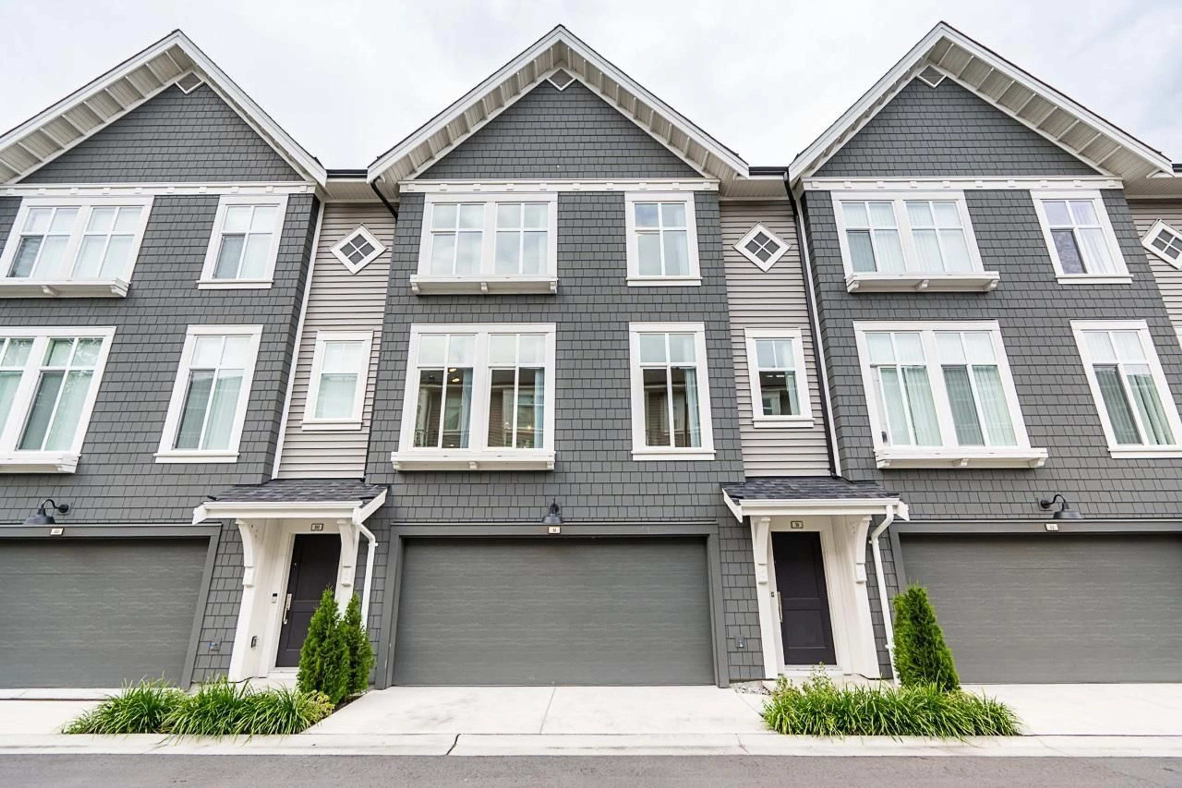 Home with vinyl exterior material, street for 51 - 14151 58A, Surrey British Columbia V3X0L1