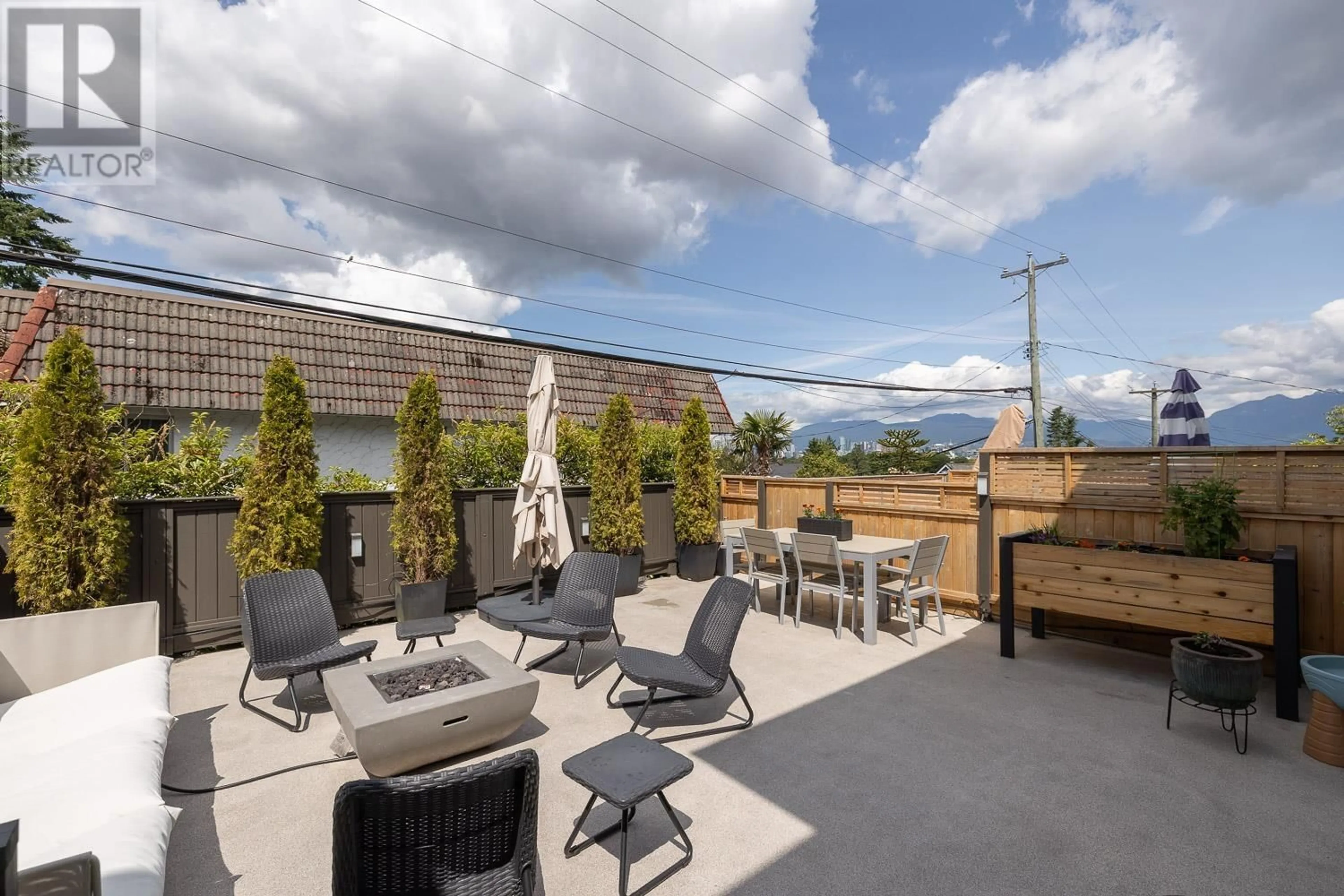 Patio, mountain view for 3761 FRASER STREET, Vancouver British Columbia V5V4C9