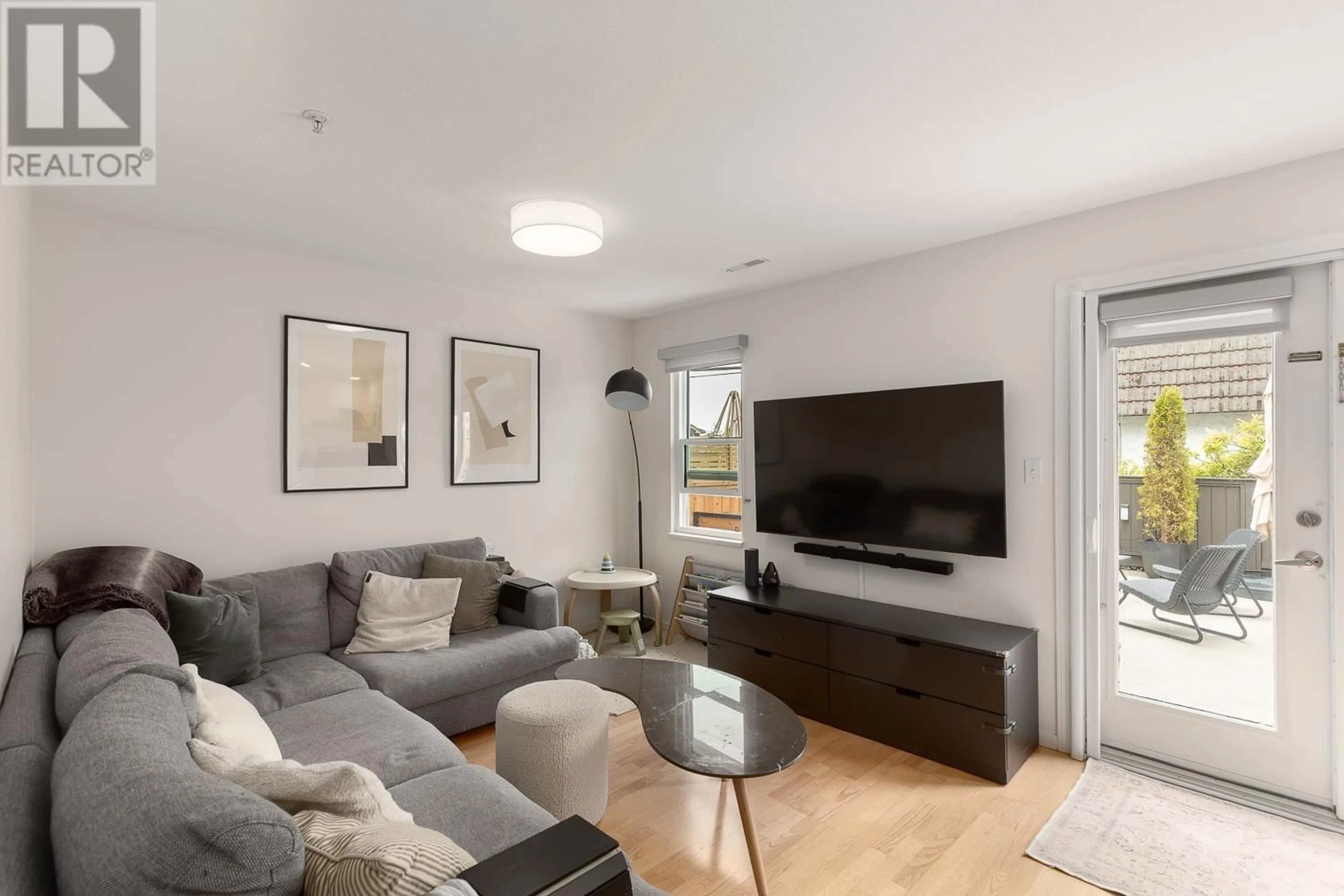 Living room with furniture, unknown for 3761 FRASER STREET, Vancouver British Columbia V5V4C9