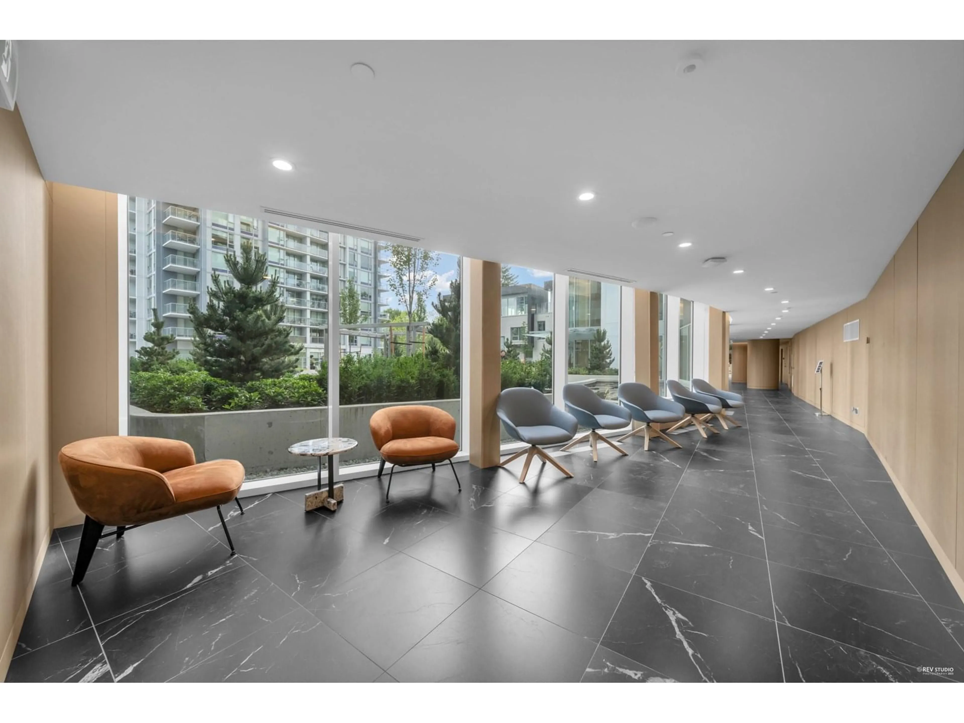 Indoor foyer for 1106 - 13768 100, Surrey British Columbia V3T0V2