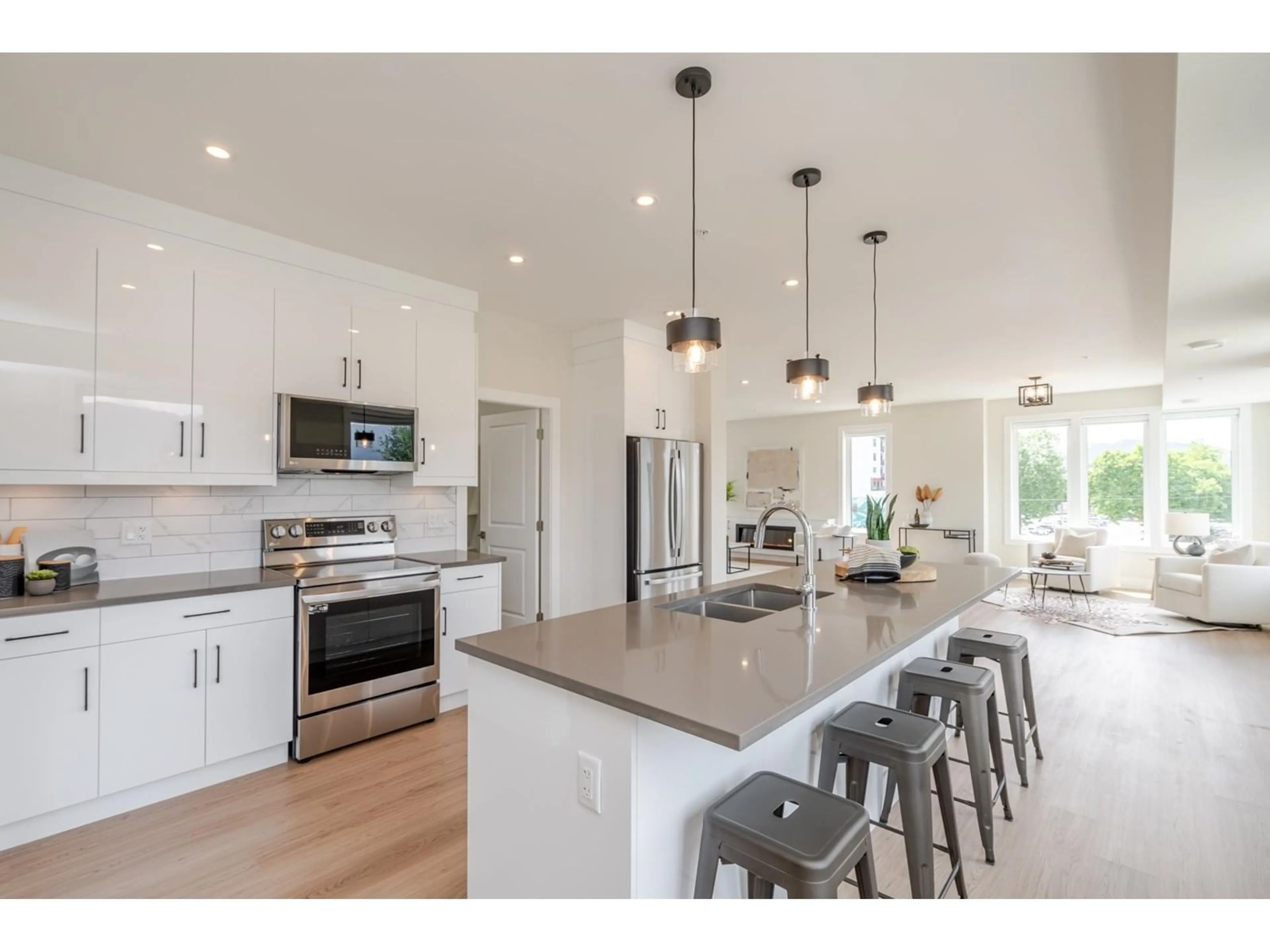 Open concept kitchen, unknown for 104 - 9384 FLETCHER STREET, Chilliwack British Columbia V2P4Z2