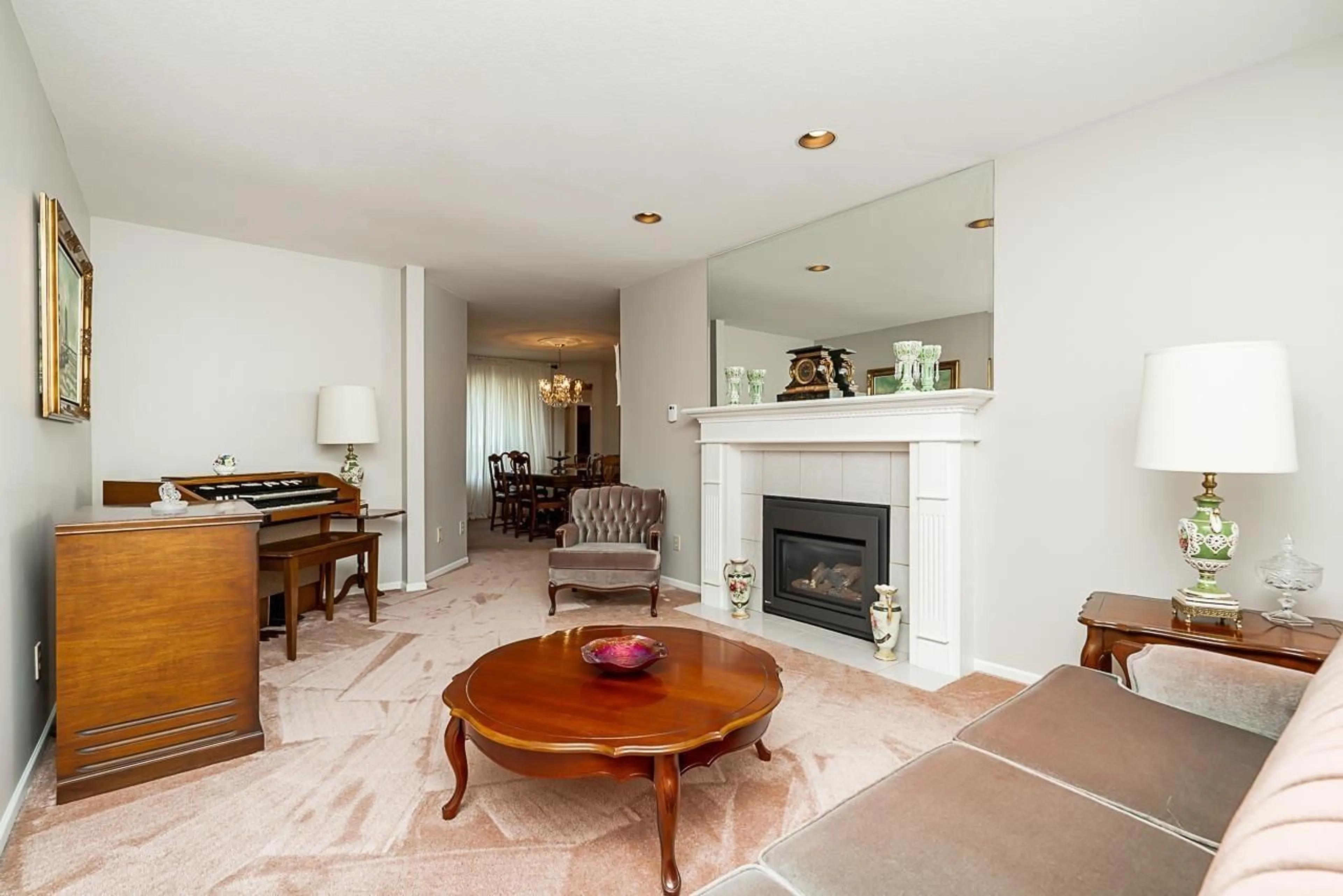 Living room with furniture, unknown for 6279 187, Surrey British Columbia V3S7N8
