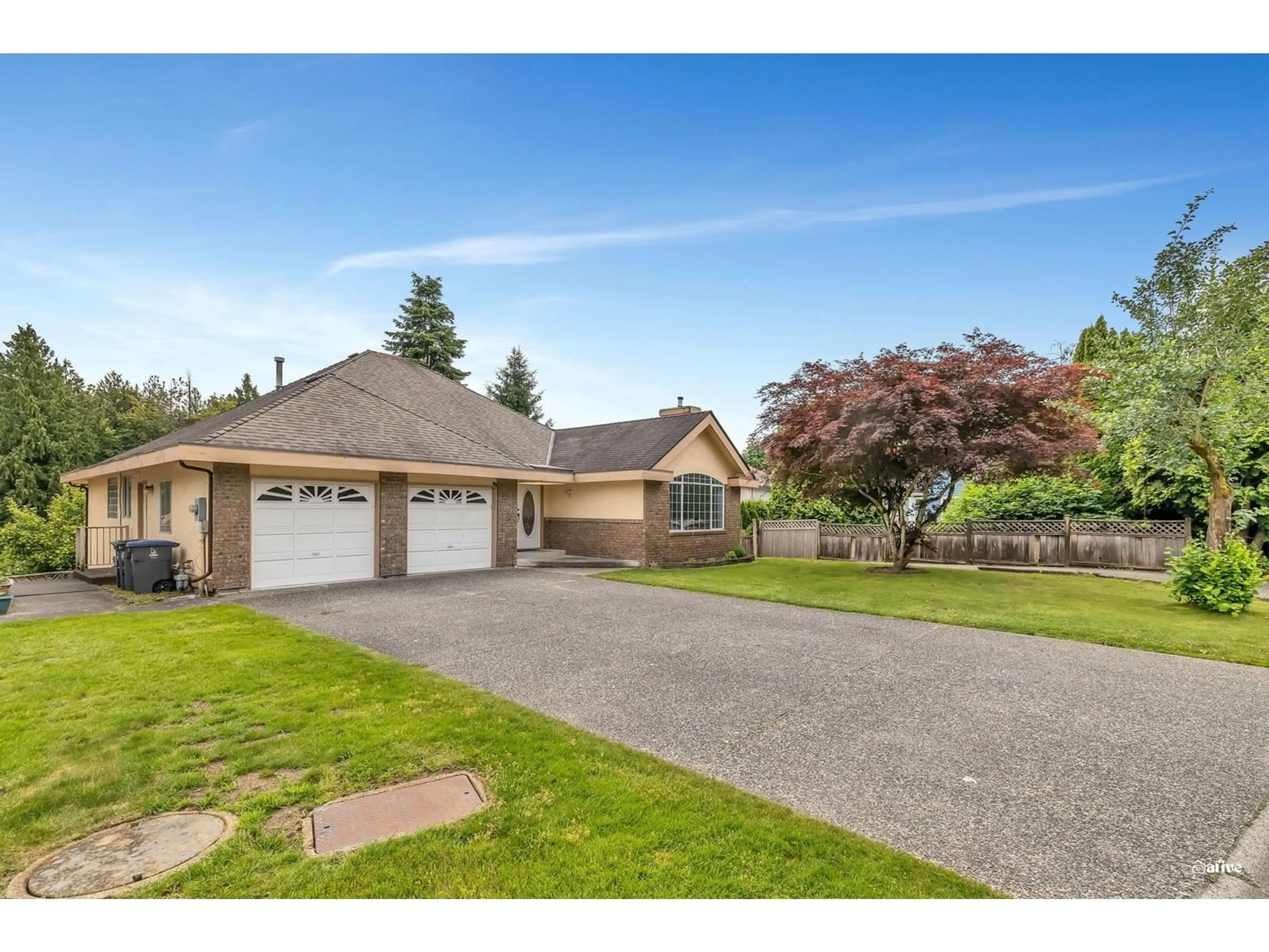 A pic from outside/outdoor area/front of a property/back of a property/a pic from drone, street for 9416 163A, Surrey British Columbia V4N3C7