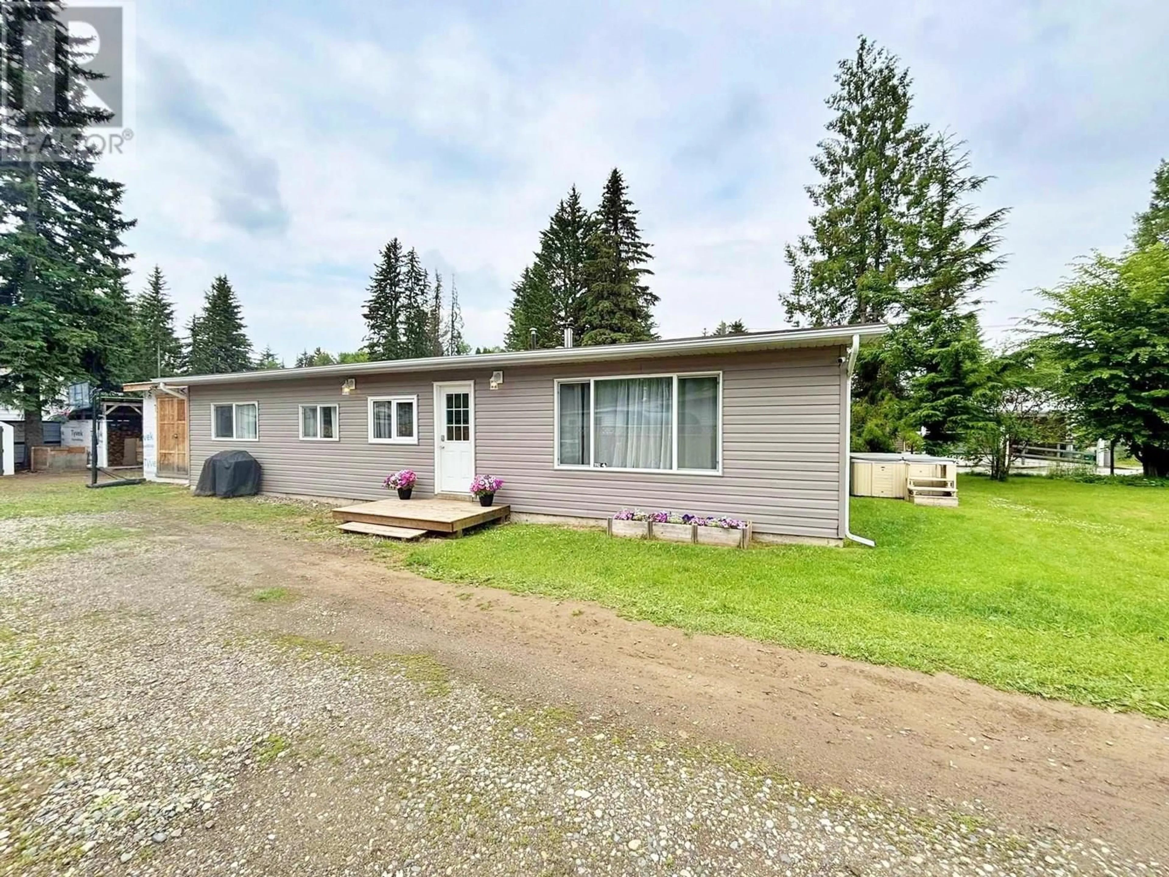 Unknown for 2181 MAPLE DRIVE, Quesnel British Columbia V2J4A6