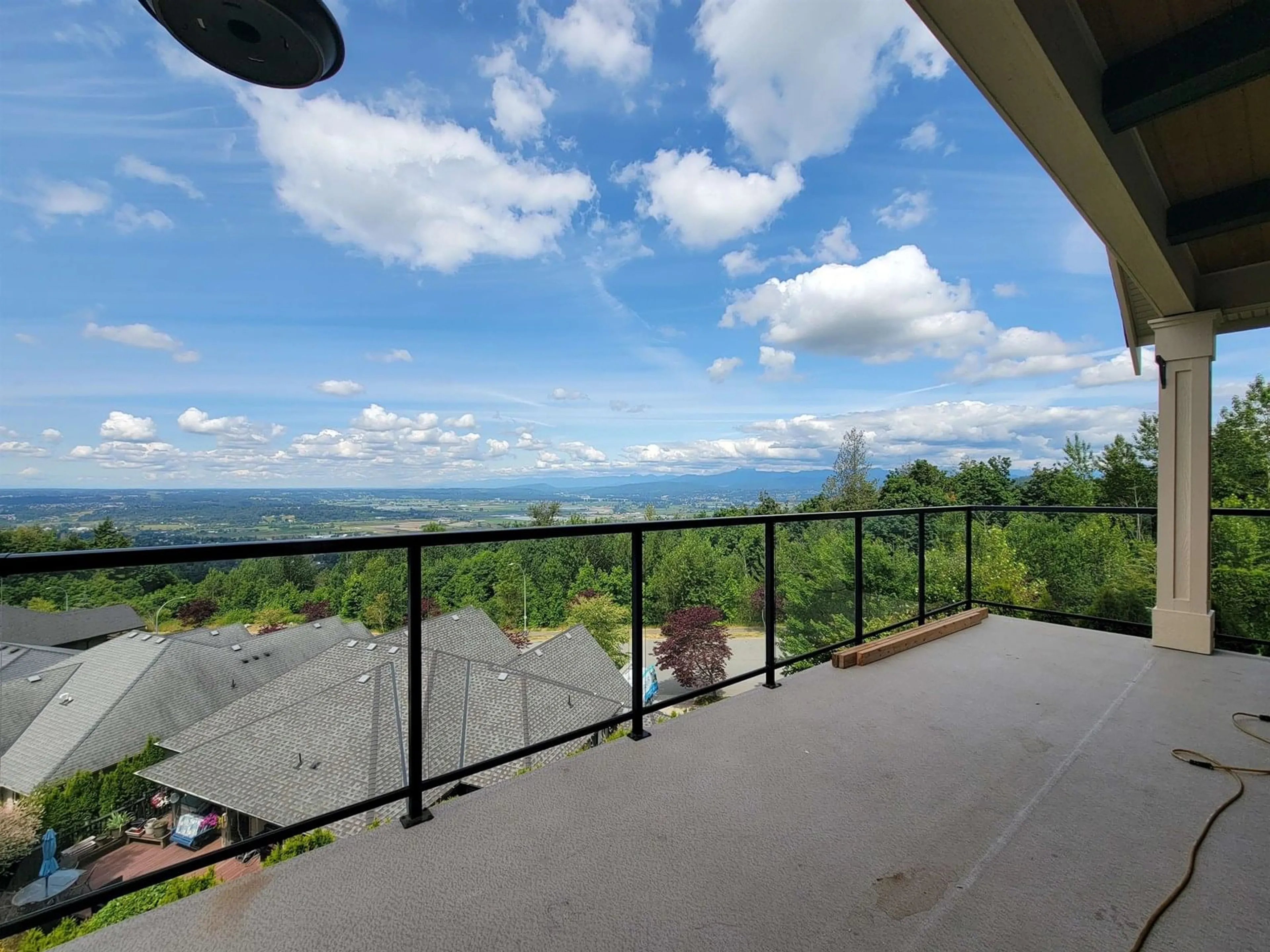 Patio, mountain view for 3493 APPLEWOOD, Abbotsford British Columbia V3G3G3