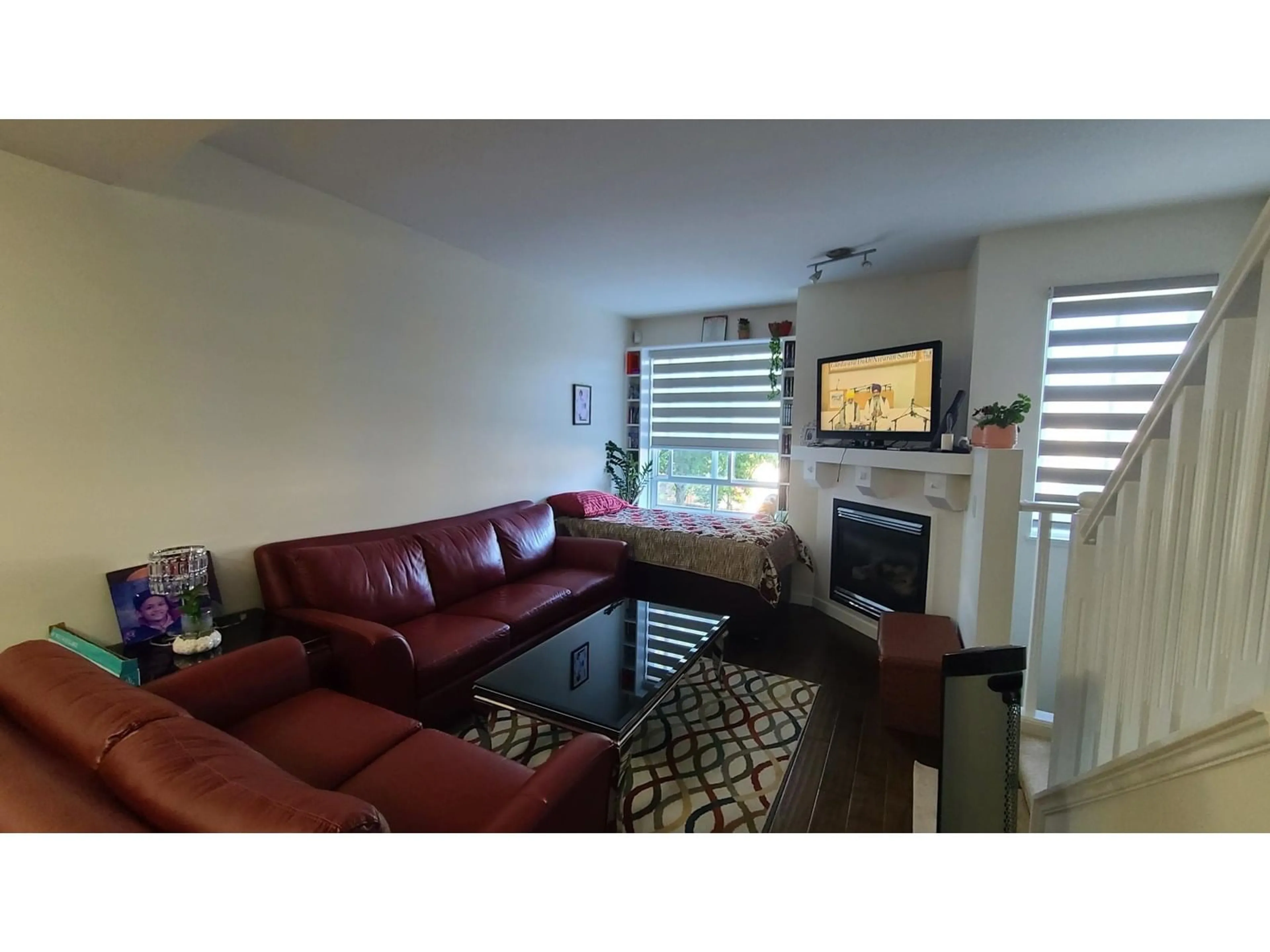 Living room with furniture, unknown for 57 - 15030 58, Surrey British Columbia V3S9G3