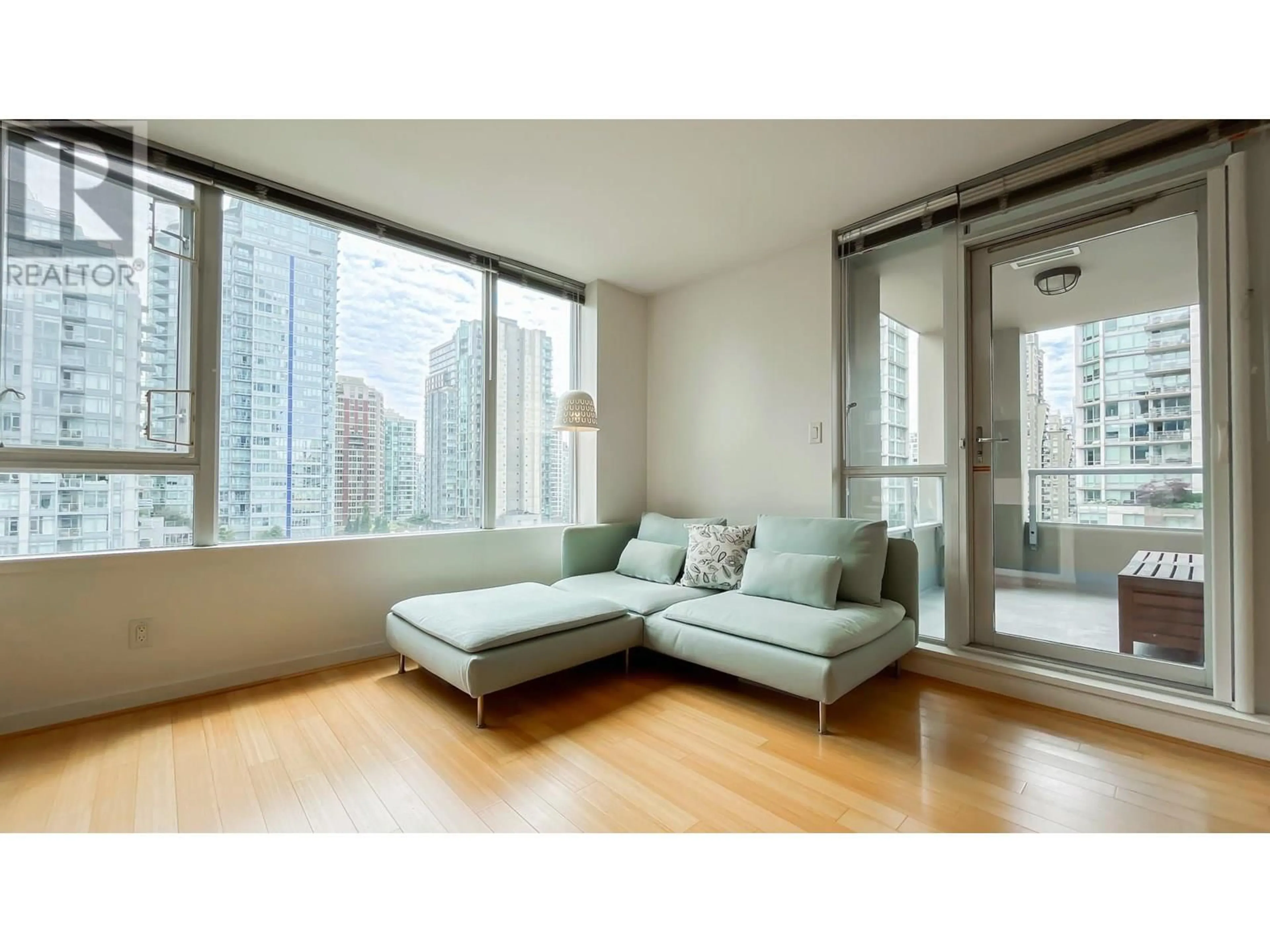 Living room with furniture, unknown for 809 - 822 SEYMOUR STREET, Vancouver British Columbia V6B1L7
