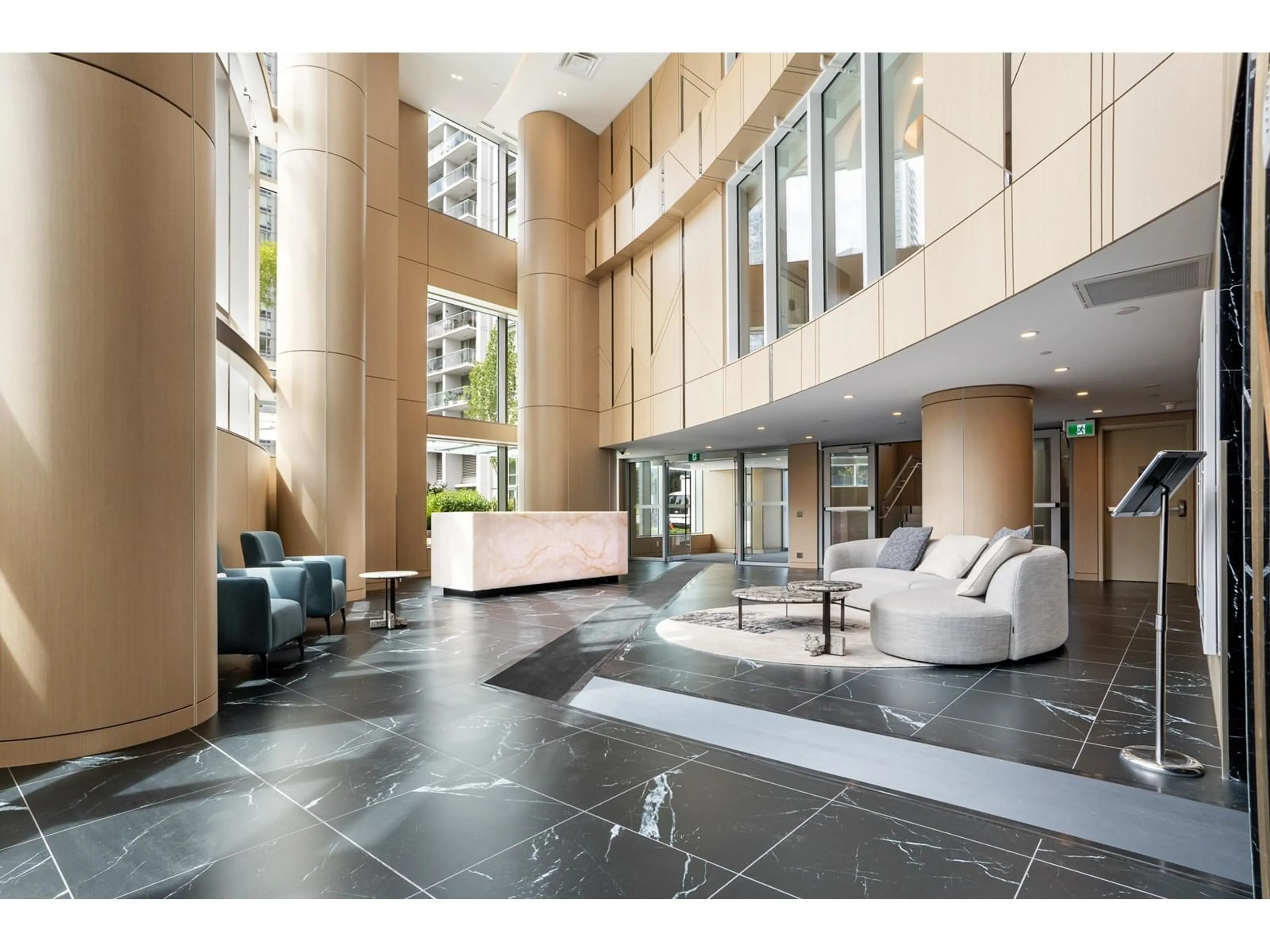 Lobby for 3302 - 13768 100, Surrey British Columbia V3T0V2