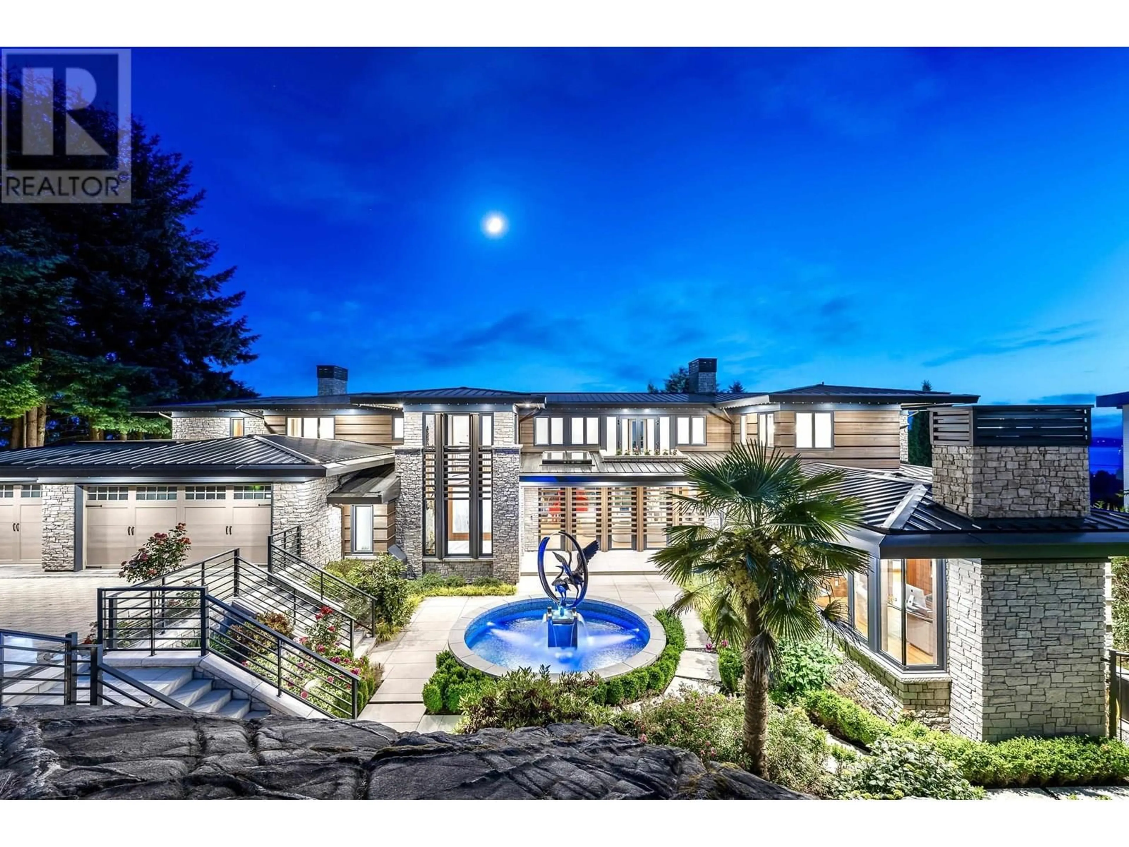 A pic from outside/outdoor area/front of a property/back of a property/a pic from drone, mountain view for 1036 EYREMOUNT DRIVE, West Vancouver British Columbia V7S2B3