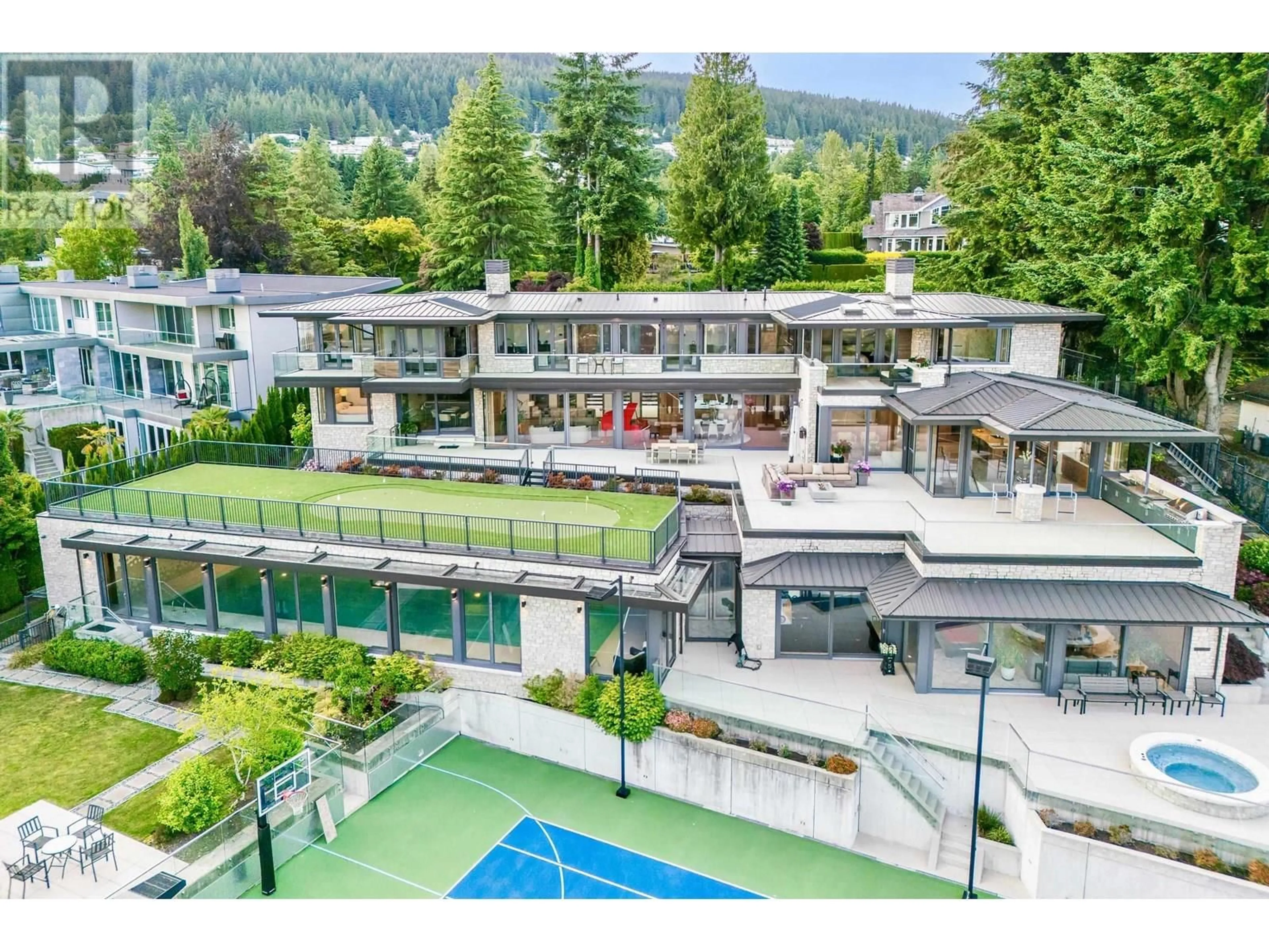 A pic from outside/outdoor area/front of a property/back of a property/a pic from drone, mountain view for 1036 EYREMOUNT DRIVE, West Vancouver British Columbia V7S2B3