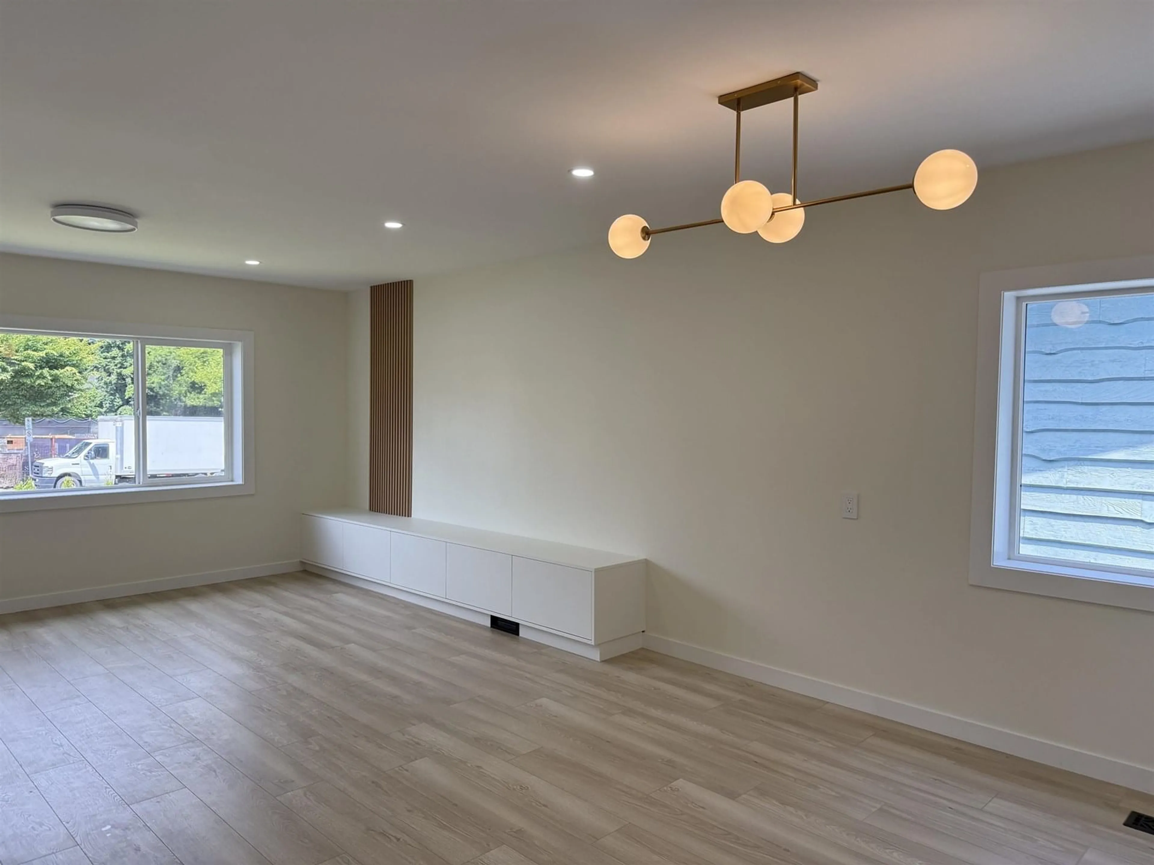 A pic of a room for 15962 NORTH BLUFF, White Rock British Columbia V4B3G8