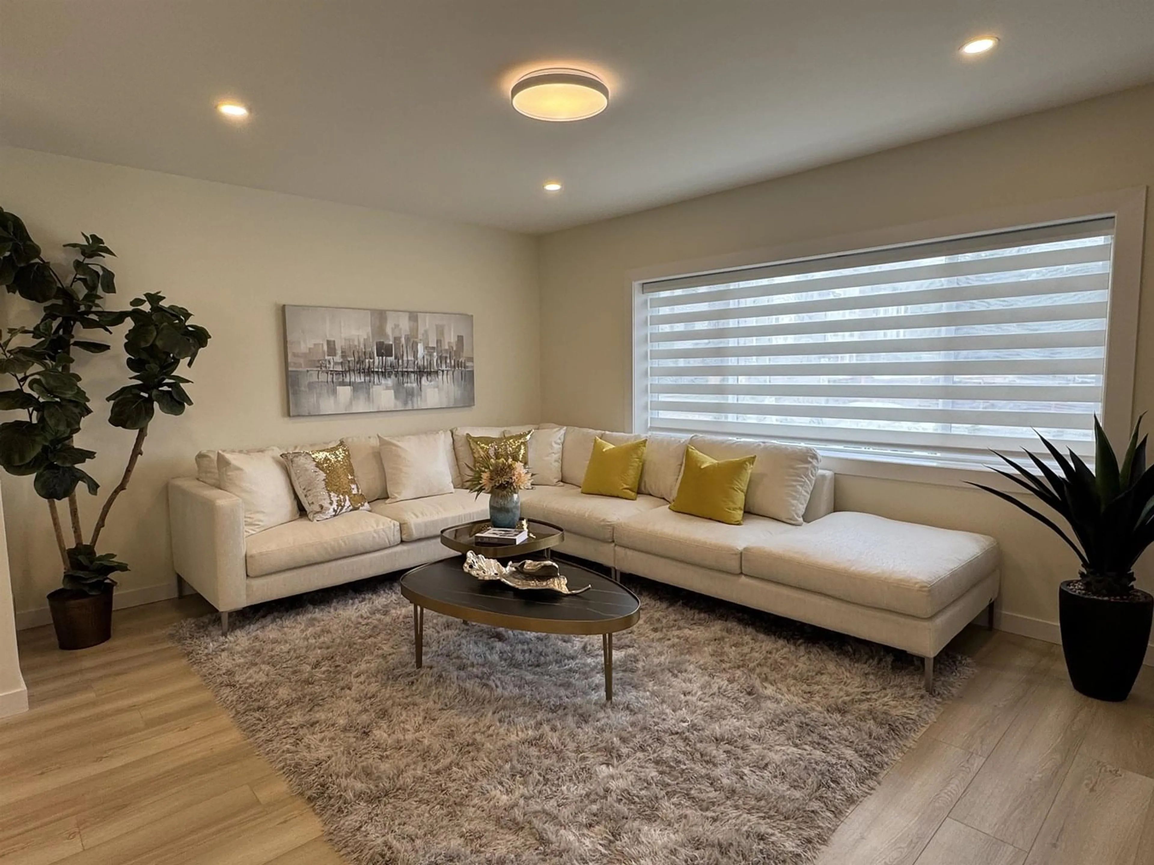 Living room with furniture, unknown for 15962 NORTH BLUFF, White Rock British Columbia V4B3G8