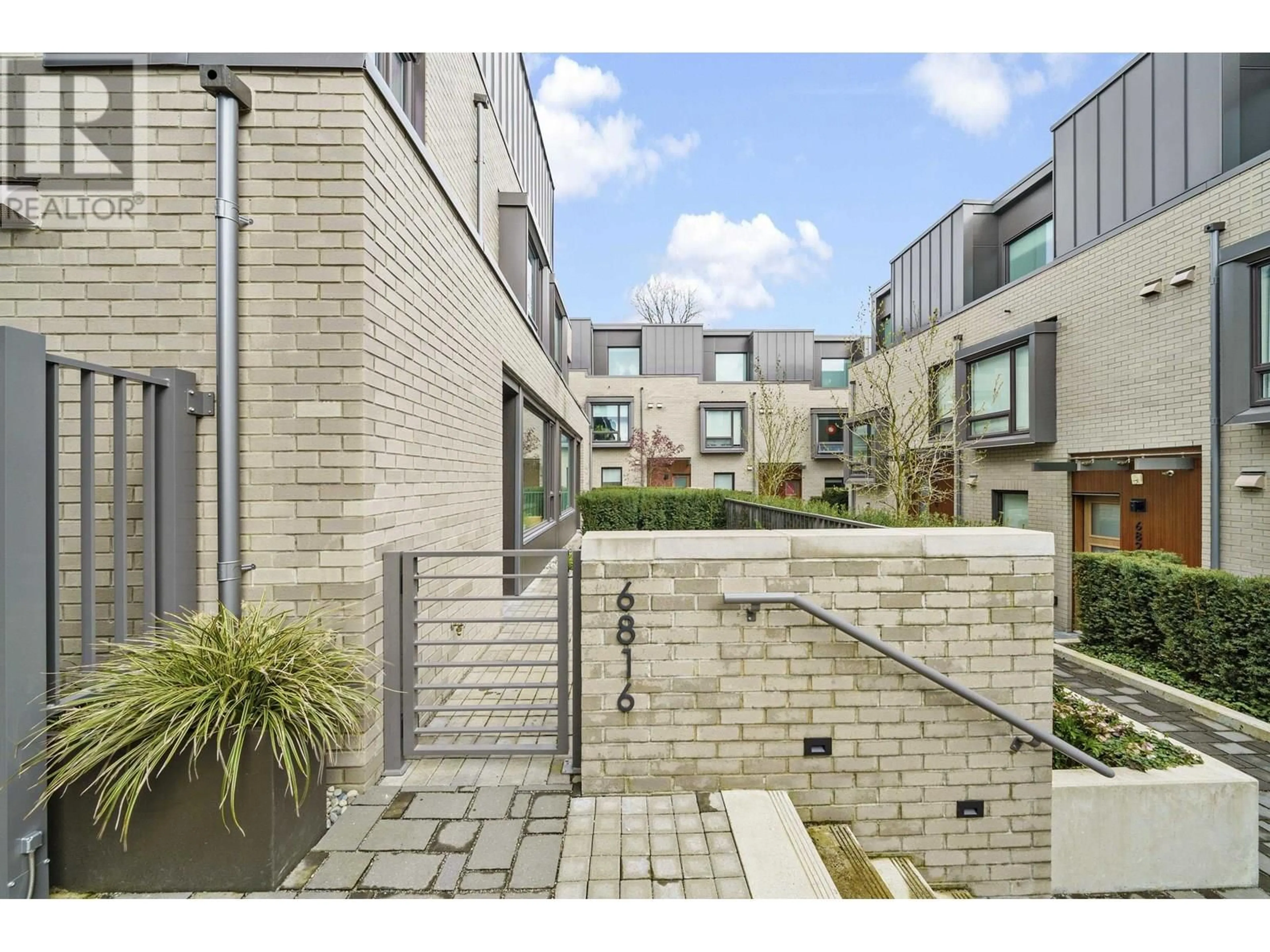 Unknown for 6816 OAK STREET, Vancouver British Columbia V6P0K7