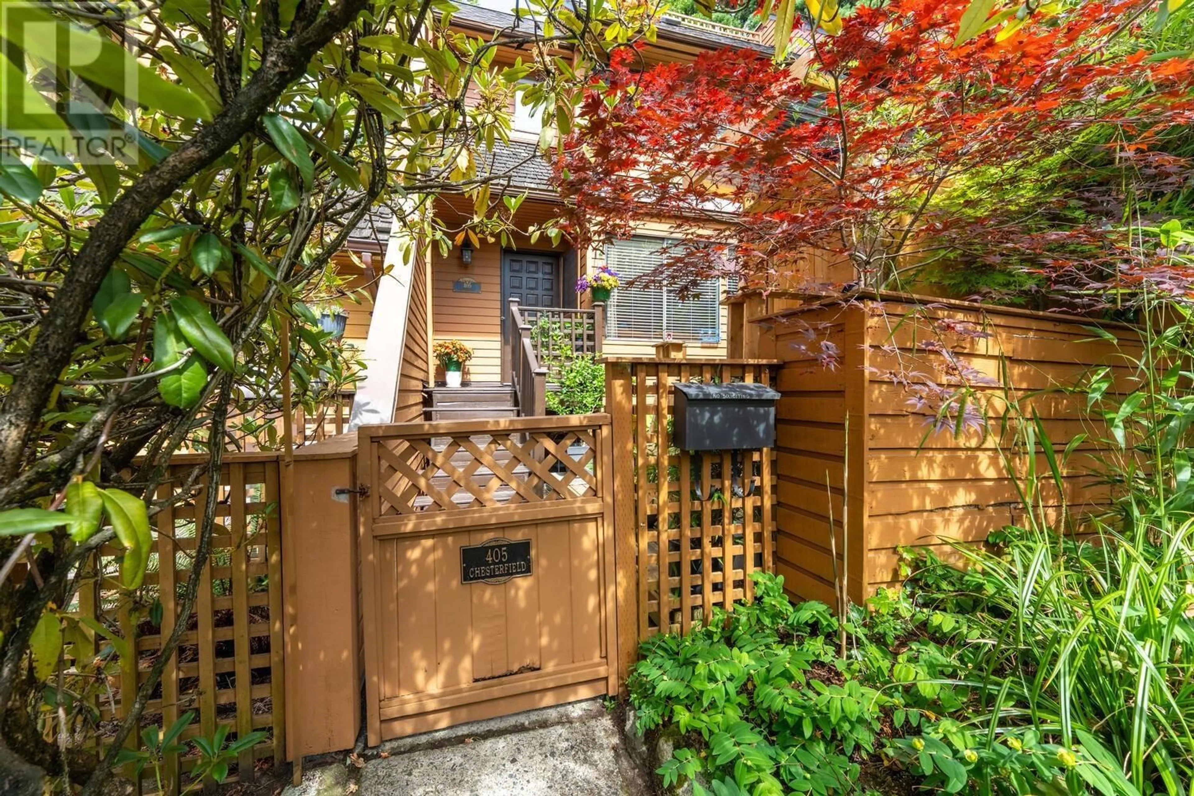 Patio, street for 405 CHESTERFIELD AVENUE, North Vancouver British Columbia V7M2L8