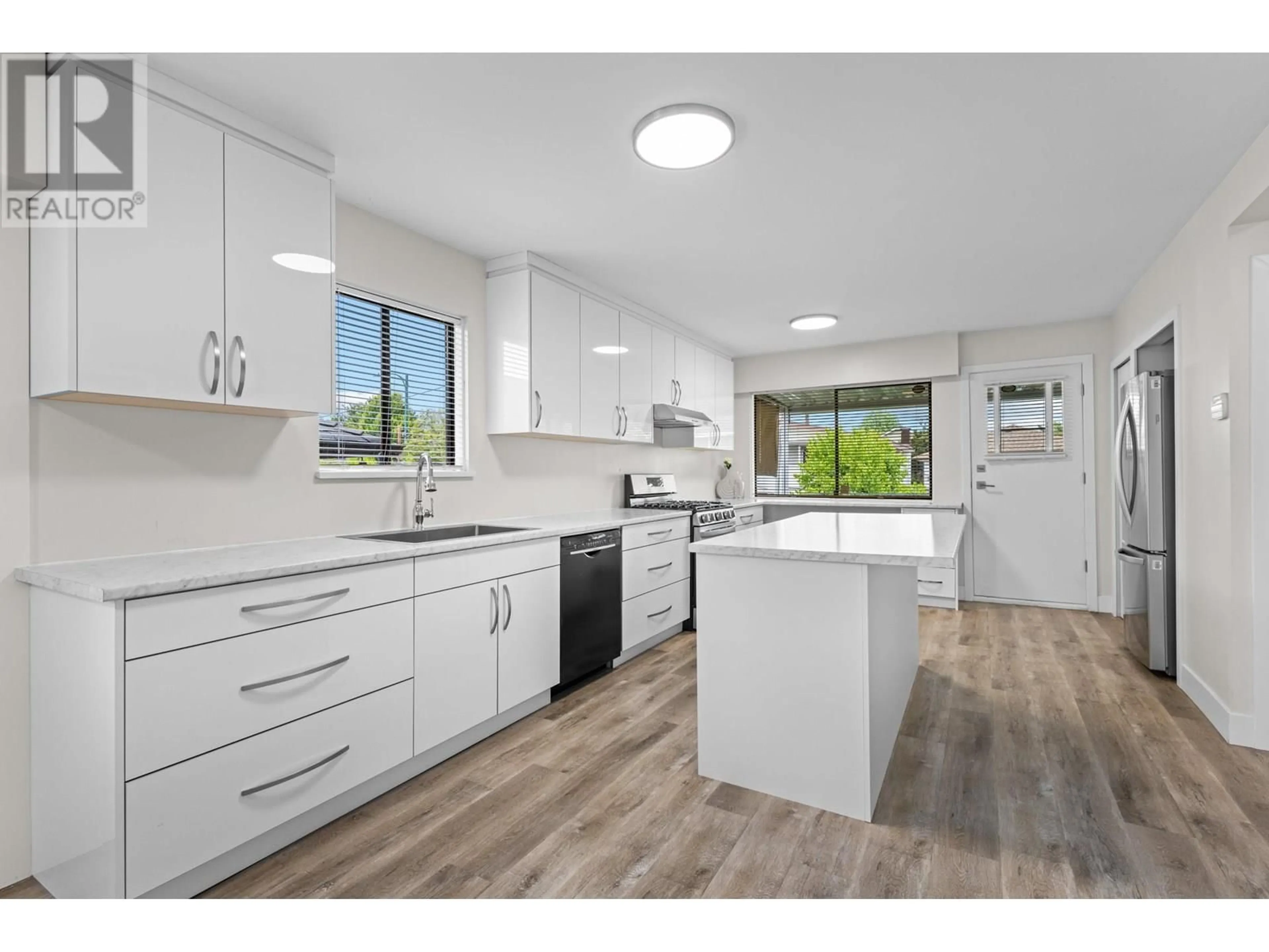Unknown for 2417 ADANAC STREET, Vancouver British Columbia V5K2M3