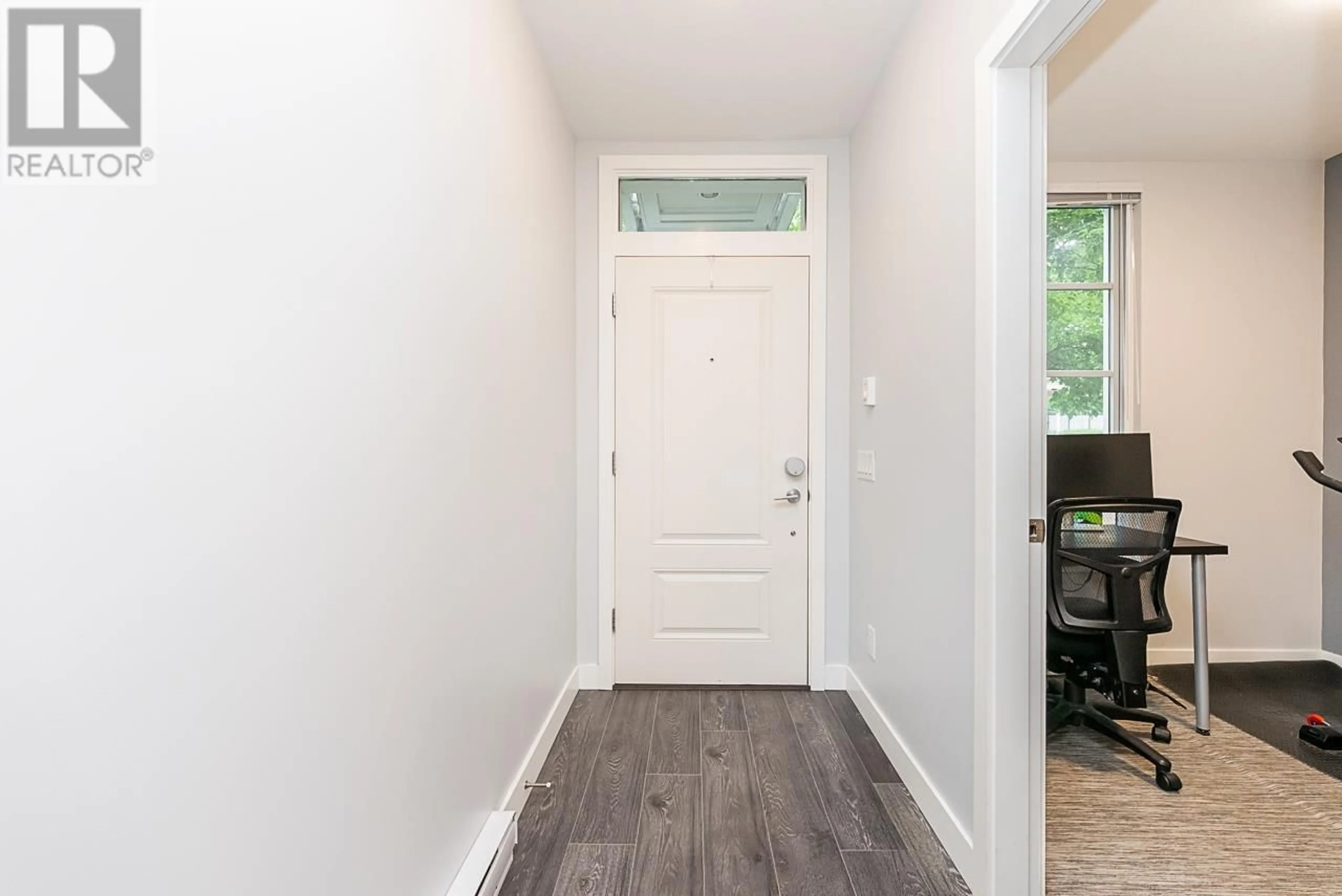 Indoor entryway for 107 - 528 FOSTER AVENUE, Coquitlam British Columbia V3J0E3