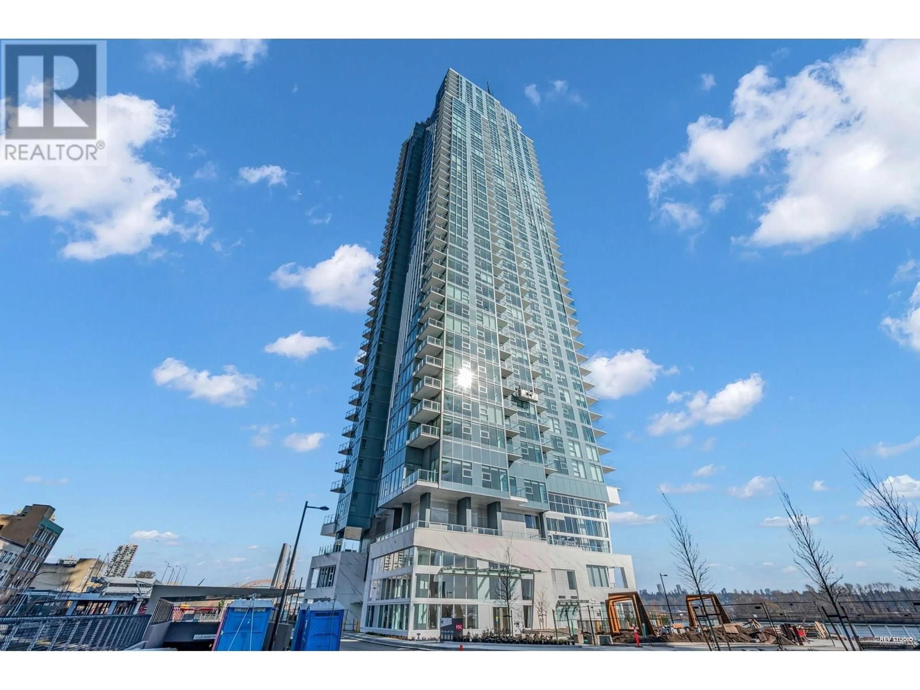 Indoor foyer for 2303 - 660 QUAYSIDE DRIVE, New Westminster British Columbia V3M0P1