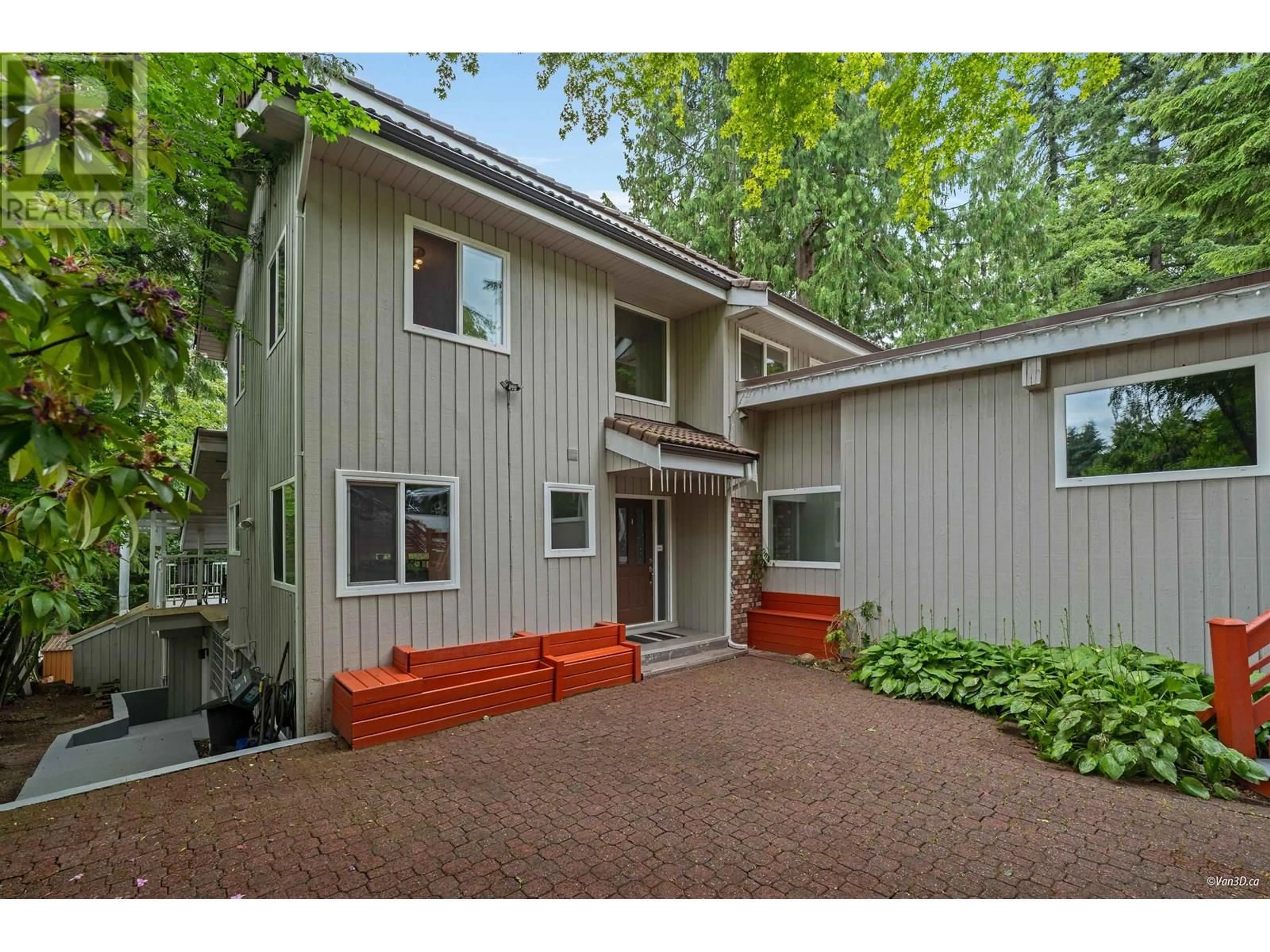 Unknown for 271 MONTROYAL BOULEVARD, North Vancouver British Columbia V7N4E4