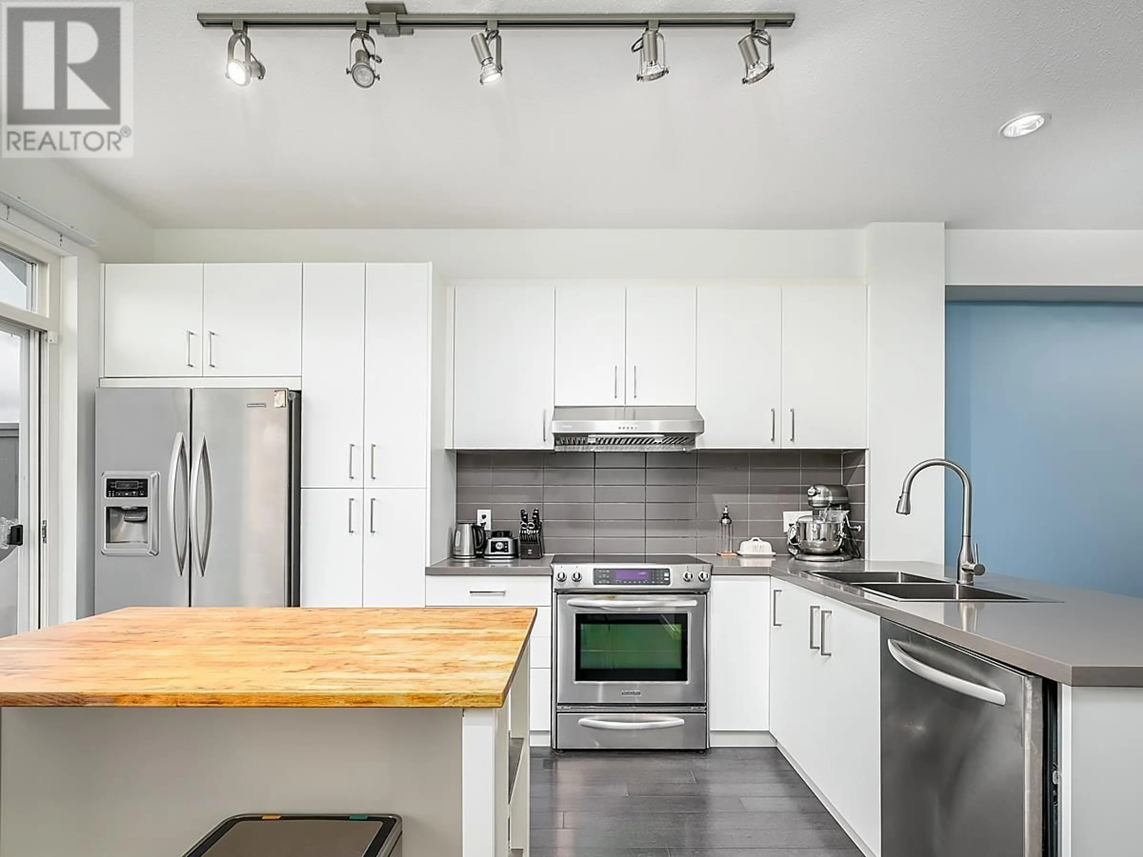 Contemporary kitchen, unknown for 55 - 1338 HAMES CRESCENT, Coquitlam British Columbia V3E0J2