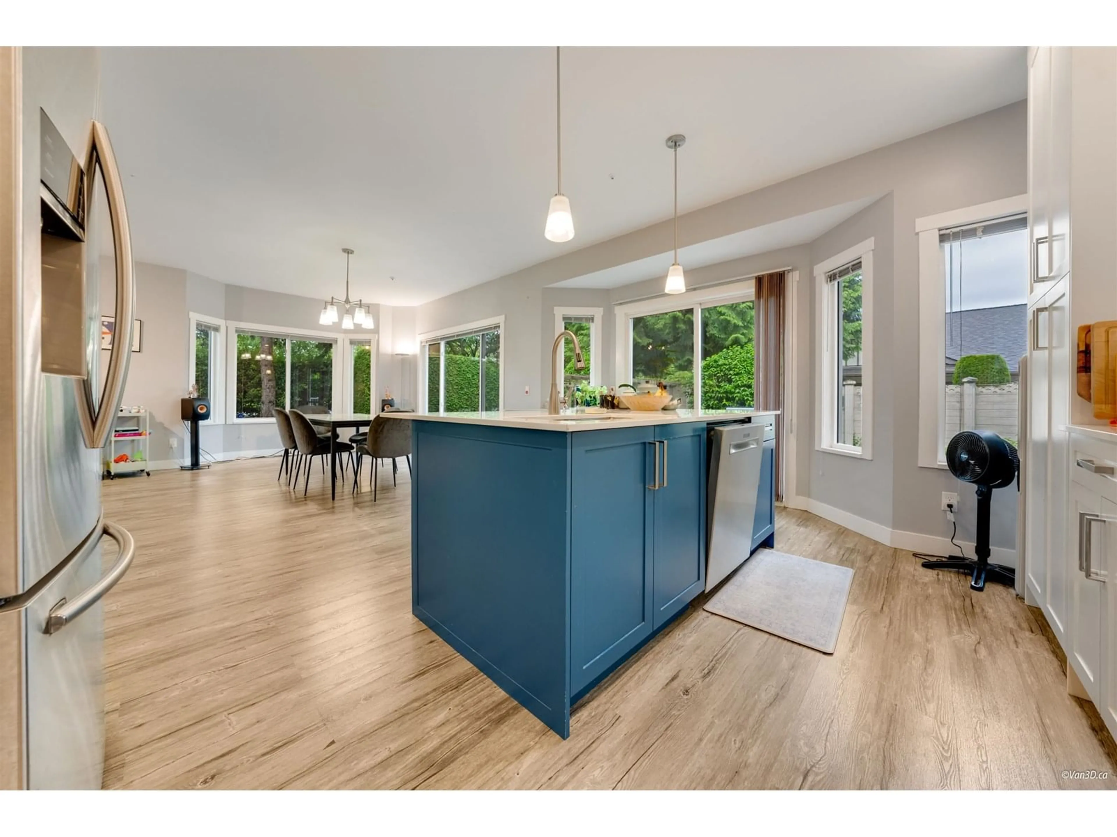 Open concept kitchen, wood/laminate floor for 11 - 20750 TELEGRAPH, Langley British Columbia V1M2W1