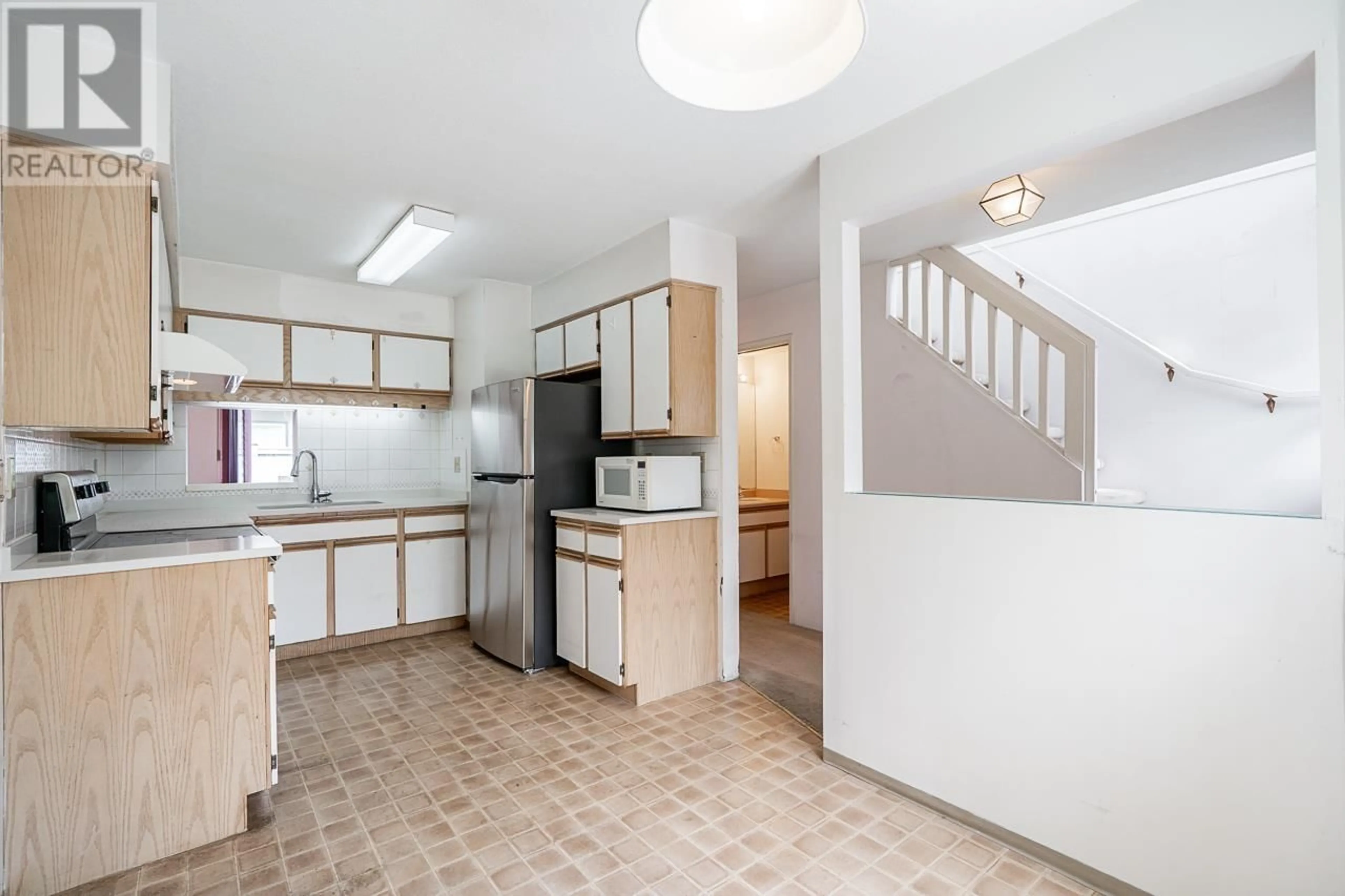 Standard kitchen, ceramic/tile floor for 15 - 10980 NO. 2 ROAD, Richmond British Columbia V7E2E3