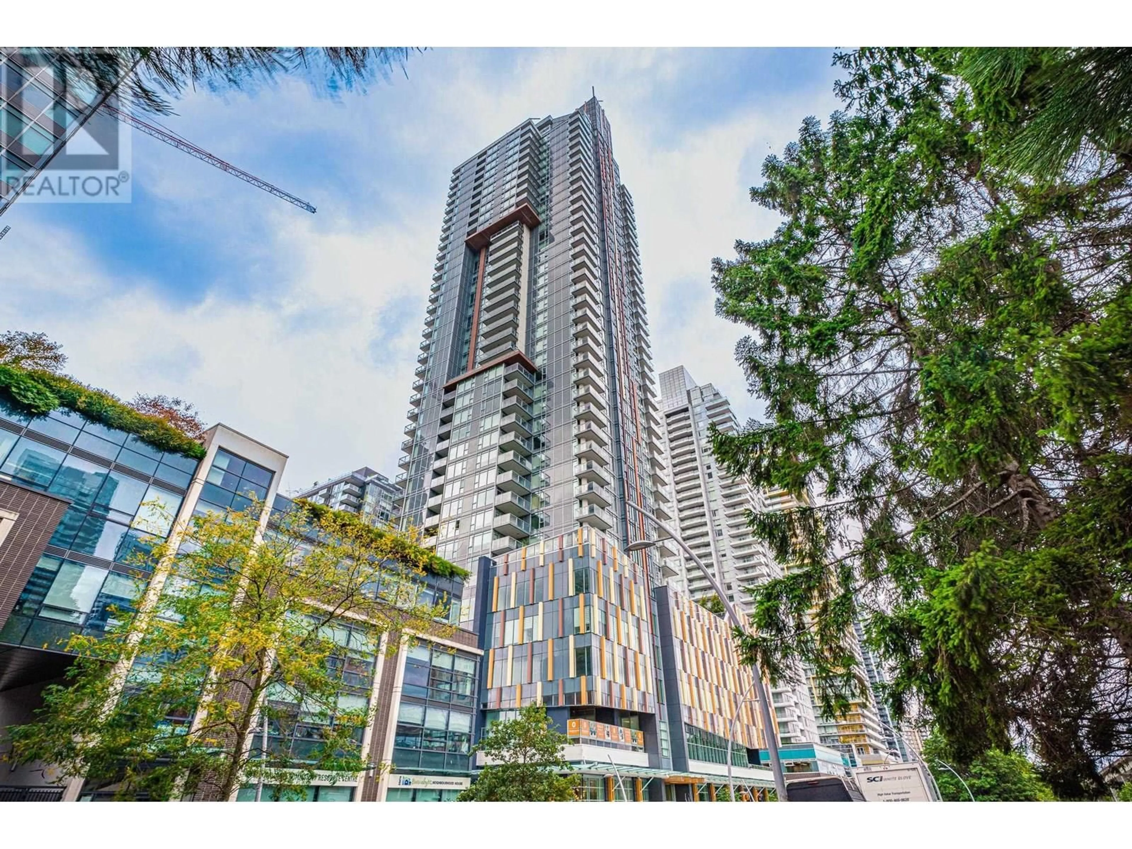 Indoor foyer for 2901 - 4458 BERESFORD STREET, Burnaby British Columbia V5H0J1