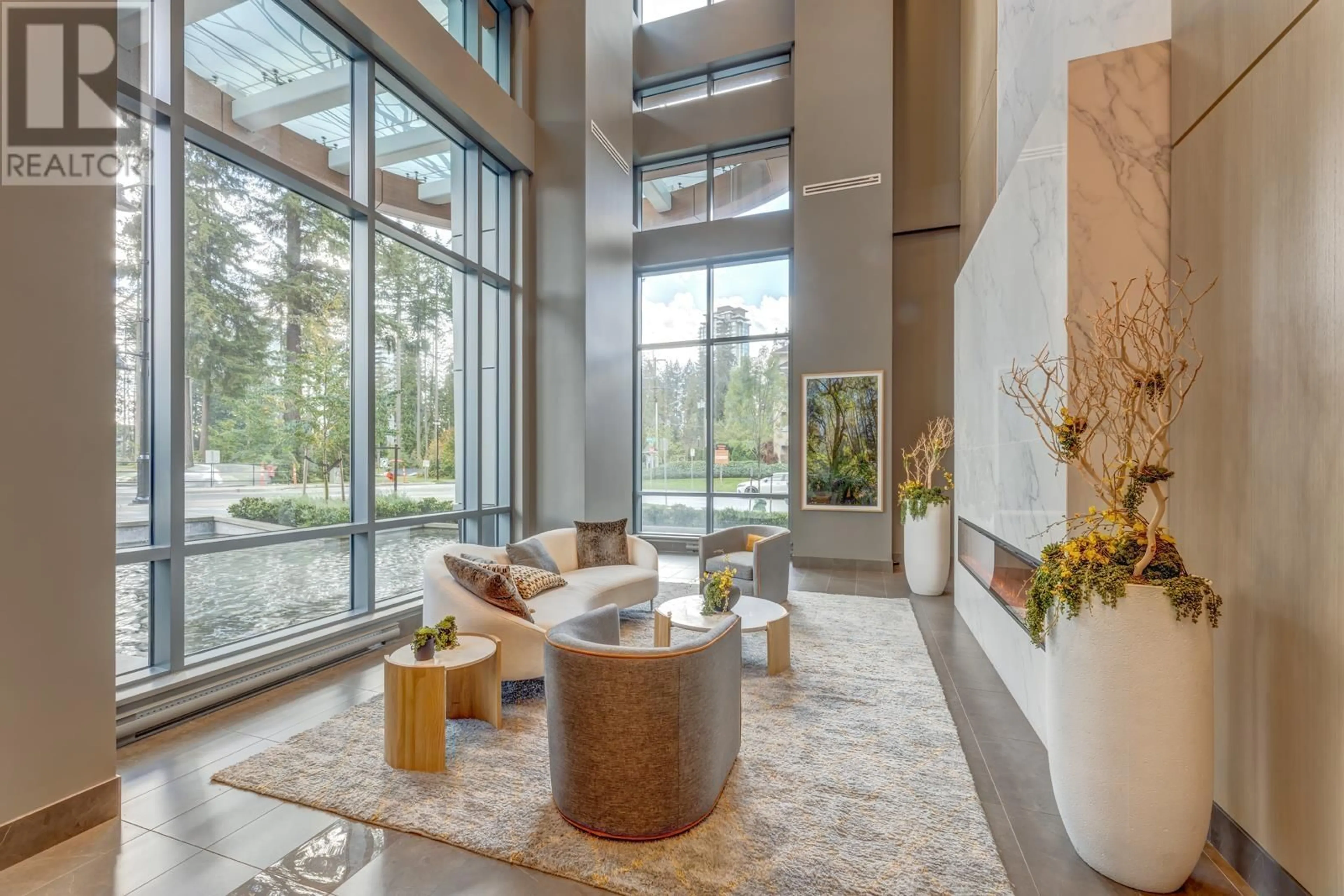 Lobby for 1004 - 1182 WESTWOOD STREET, Coquitlam British Columbia V3B0T9