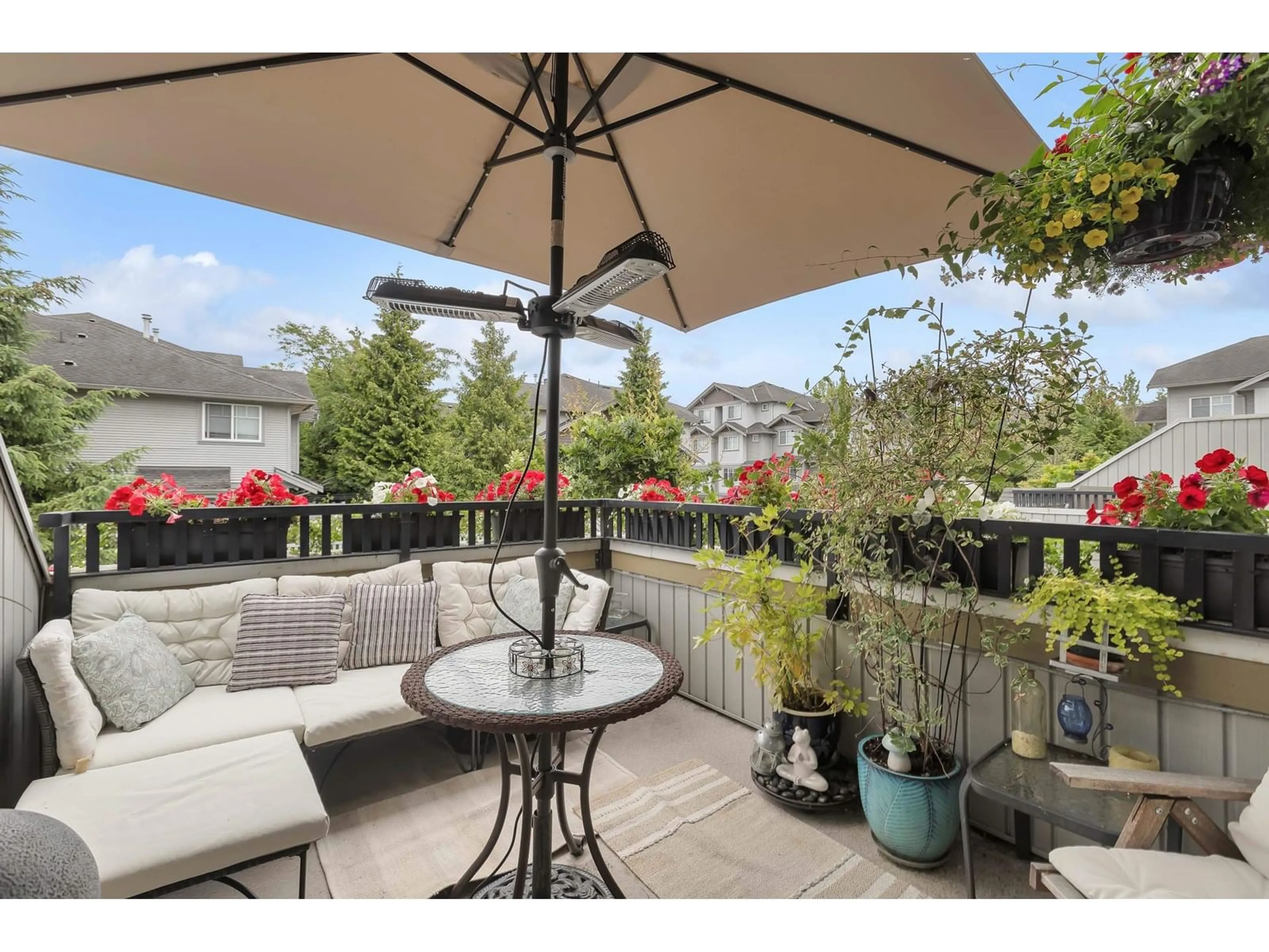 Patio, street for 28 - 12040 68, Surrey British Columbia V3W1P5