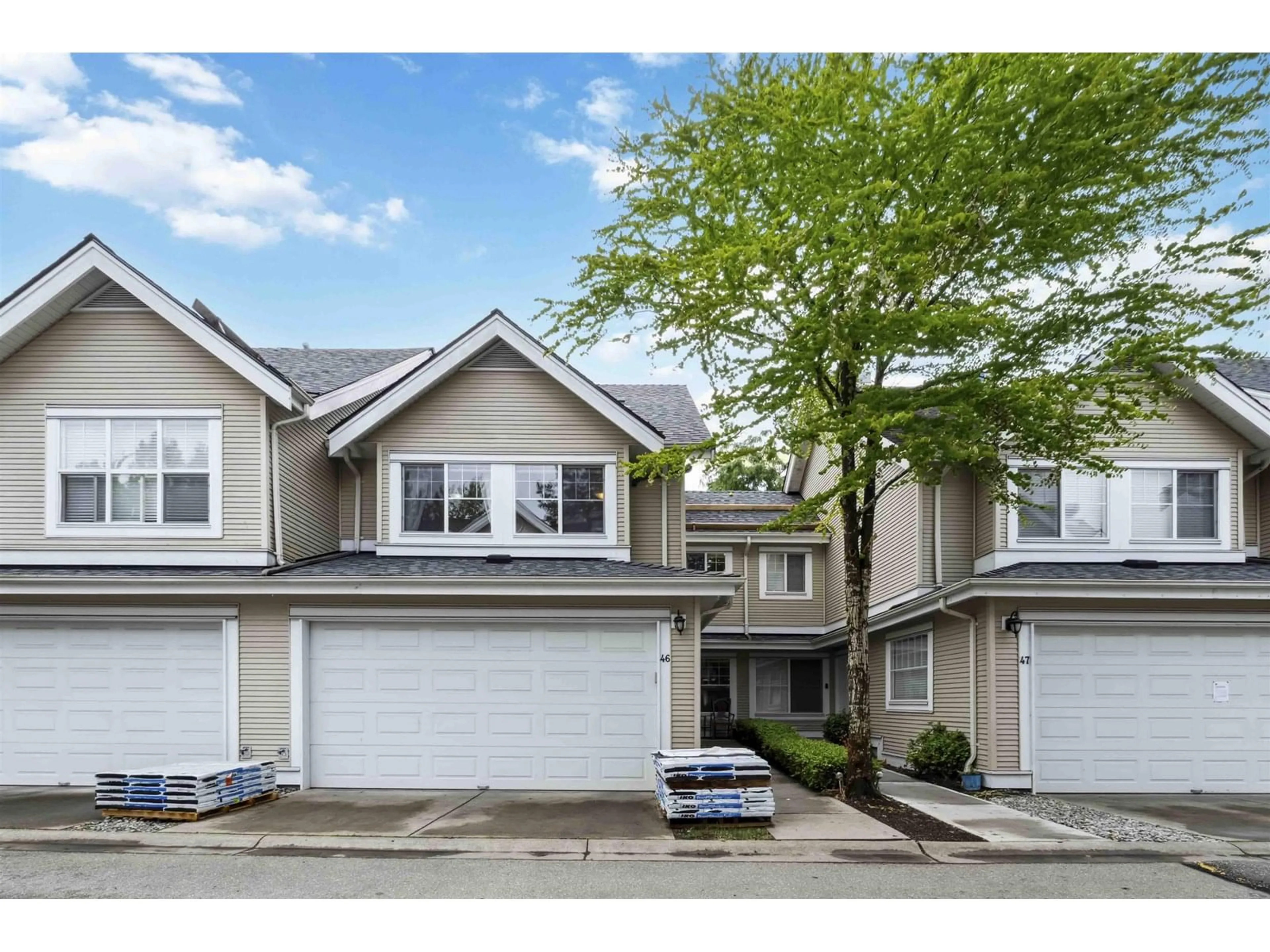 Home with vinyl exterior material, street for 46 - 17097 64, Surrey British Columbia V3S1Y5