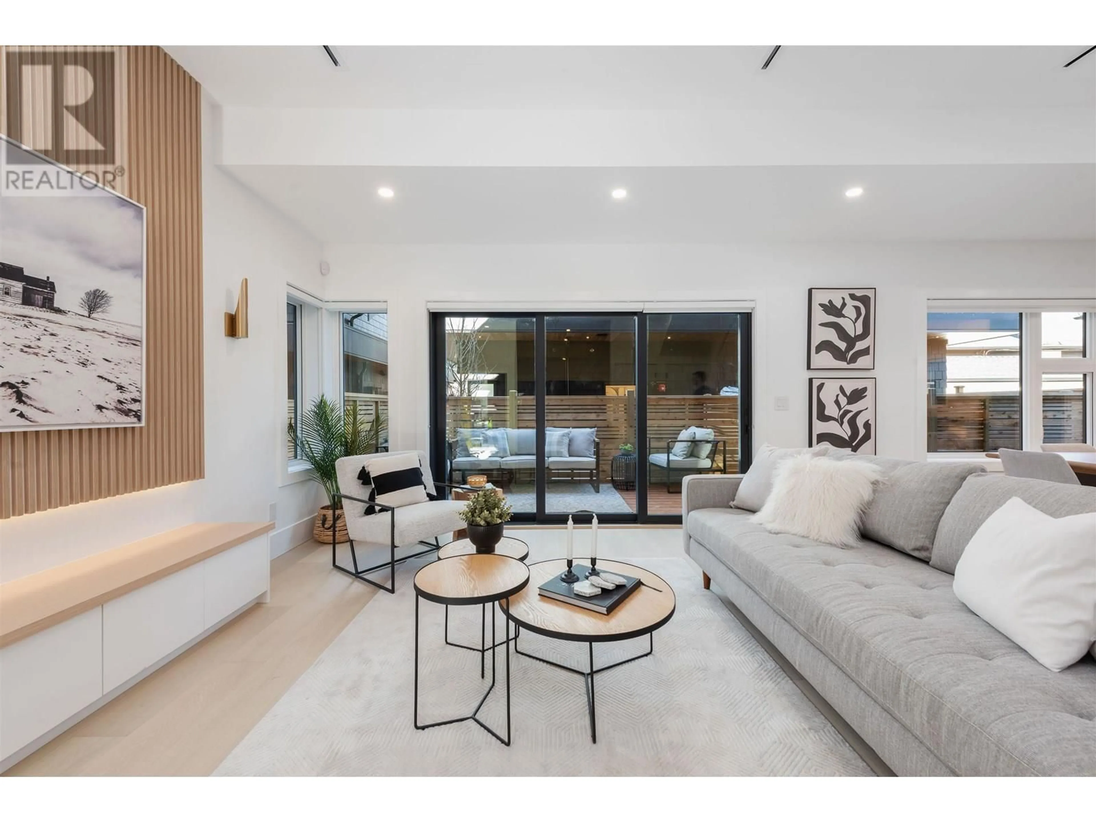 Living room with furniture, unknown for 4 - 373 33RD AVENUE, Vancouver British Columbia V5V2Z8