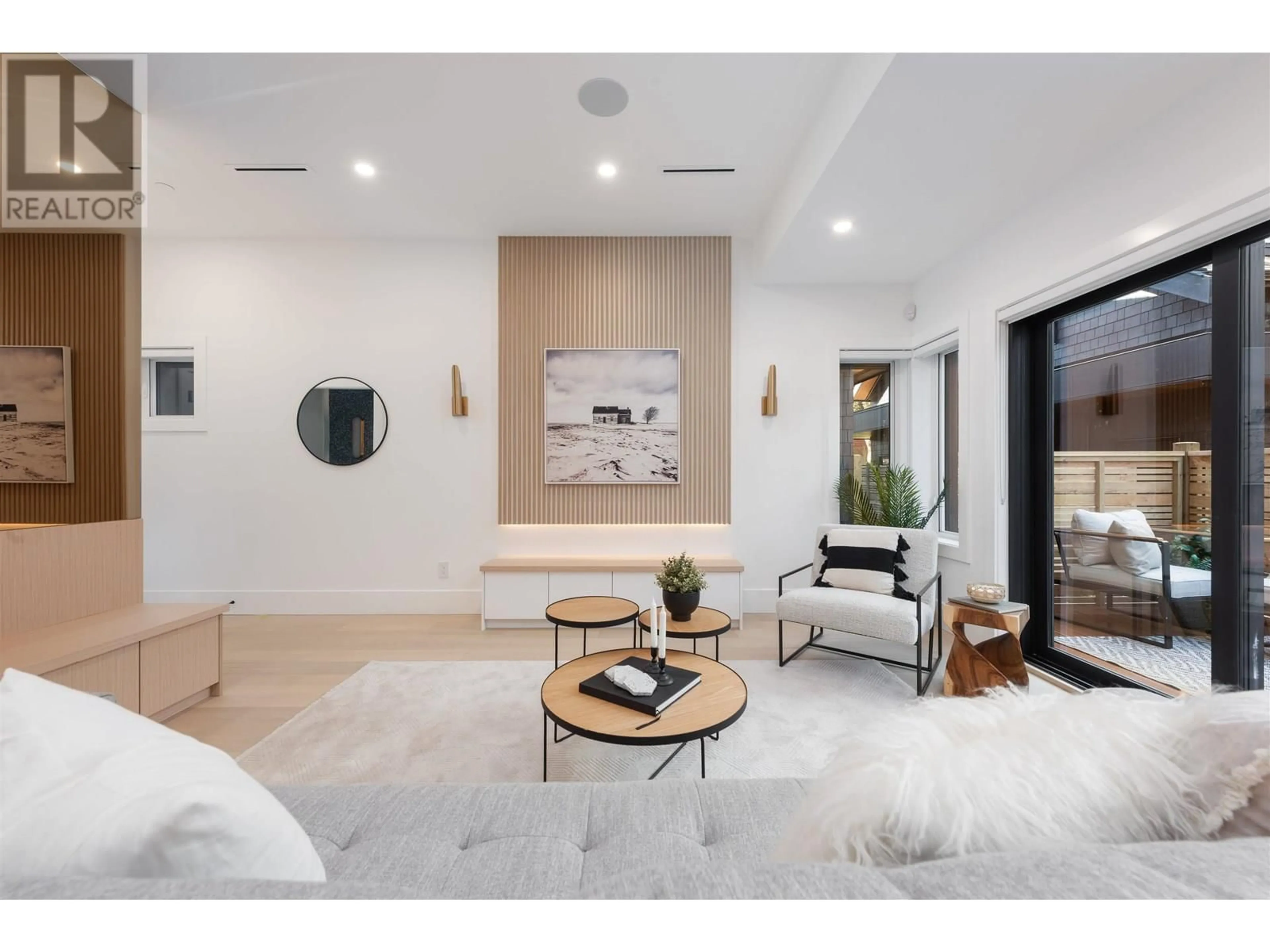 Unknown for 4 - 373 33RD AVENUE, Vancouver British Columbia V5V2Z8
