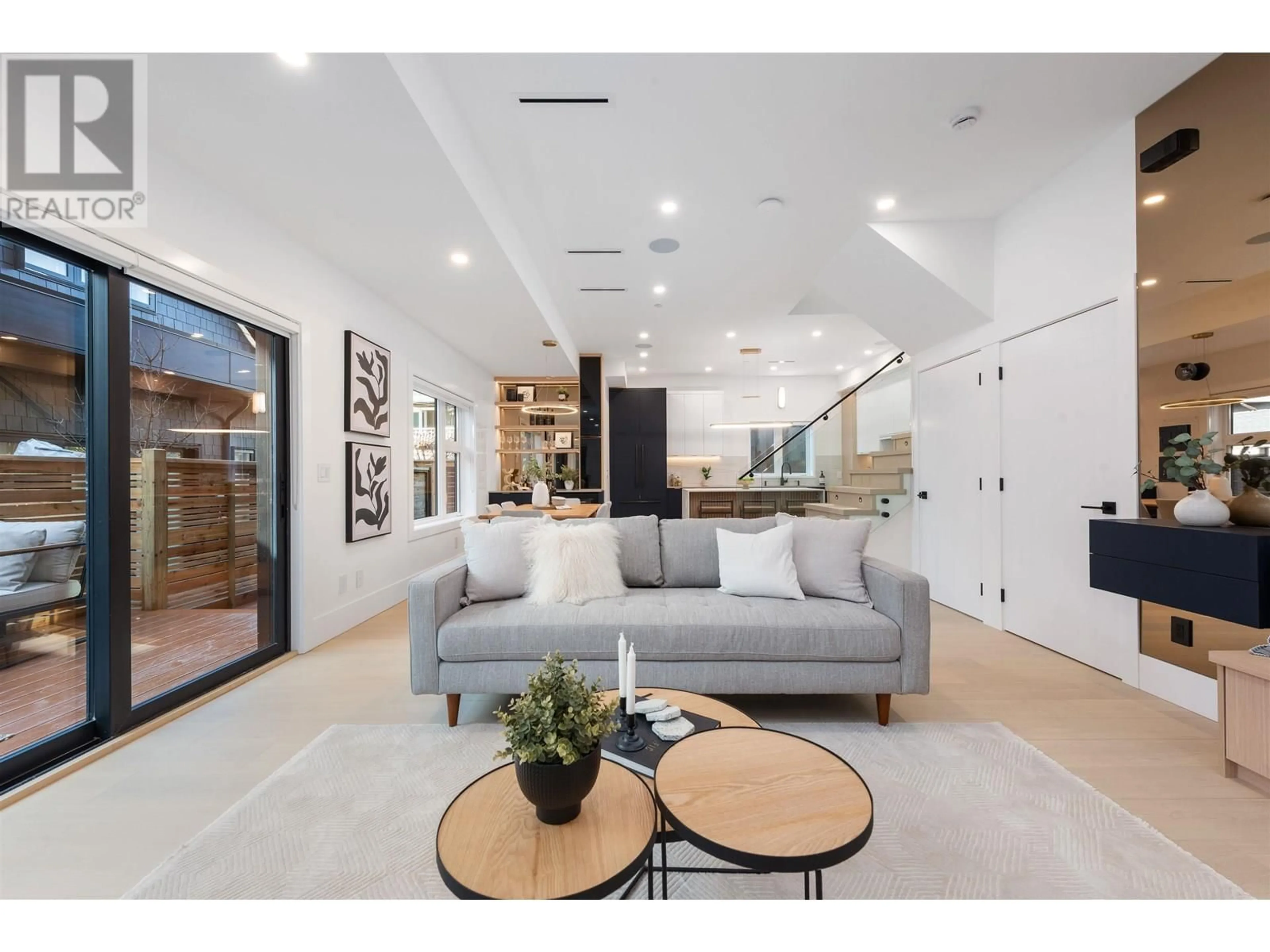 Unknown for 4 - 373 33RD AVENUE, Vancouver British Columbia V5V2Z8