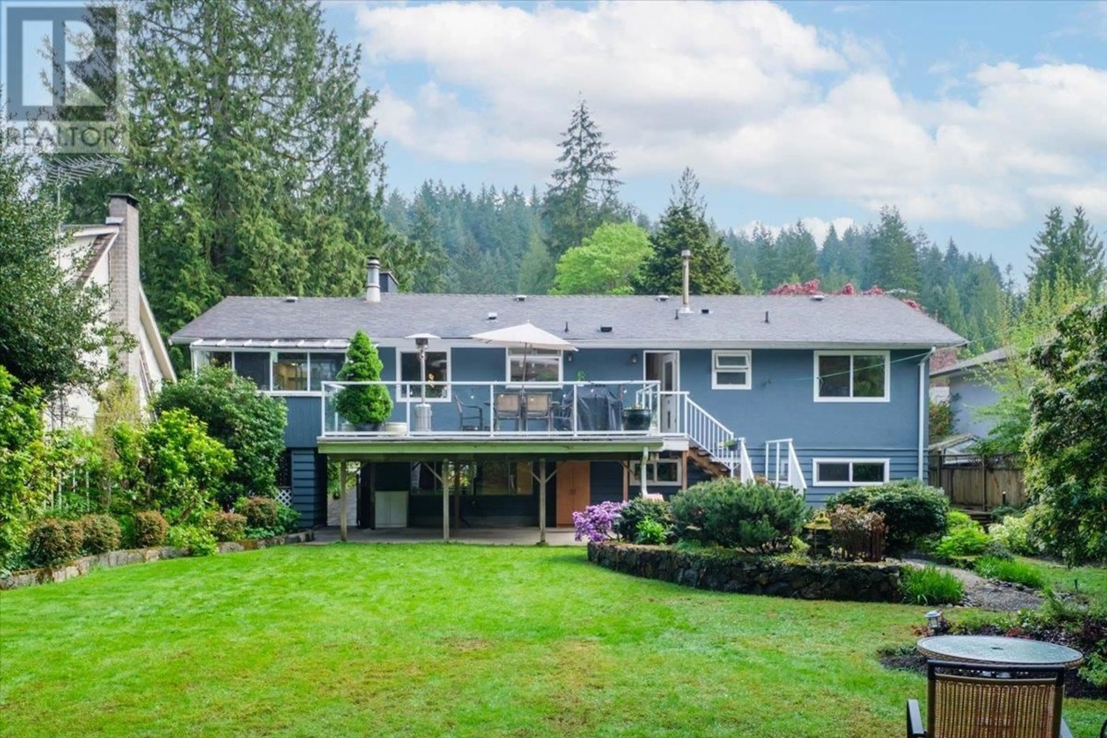 A pic from outside/outdoor area/front of a property/back of a property/a pic from drone, unknown for 2235 WHITMAN AVENUE, North Vancouver British Columbia V7H2C6