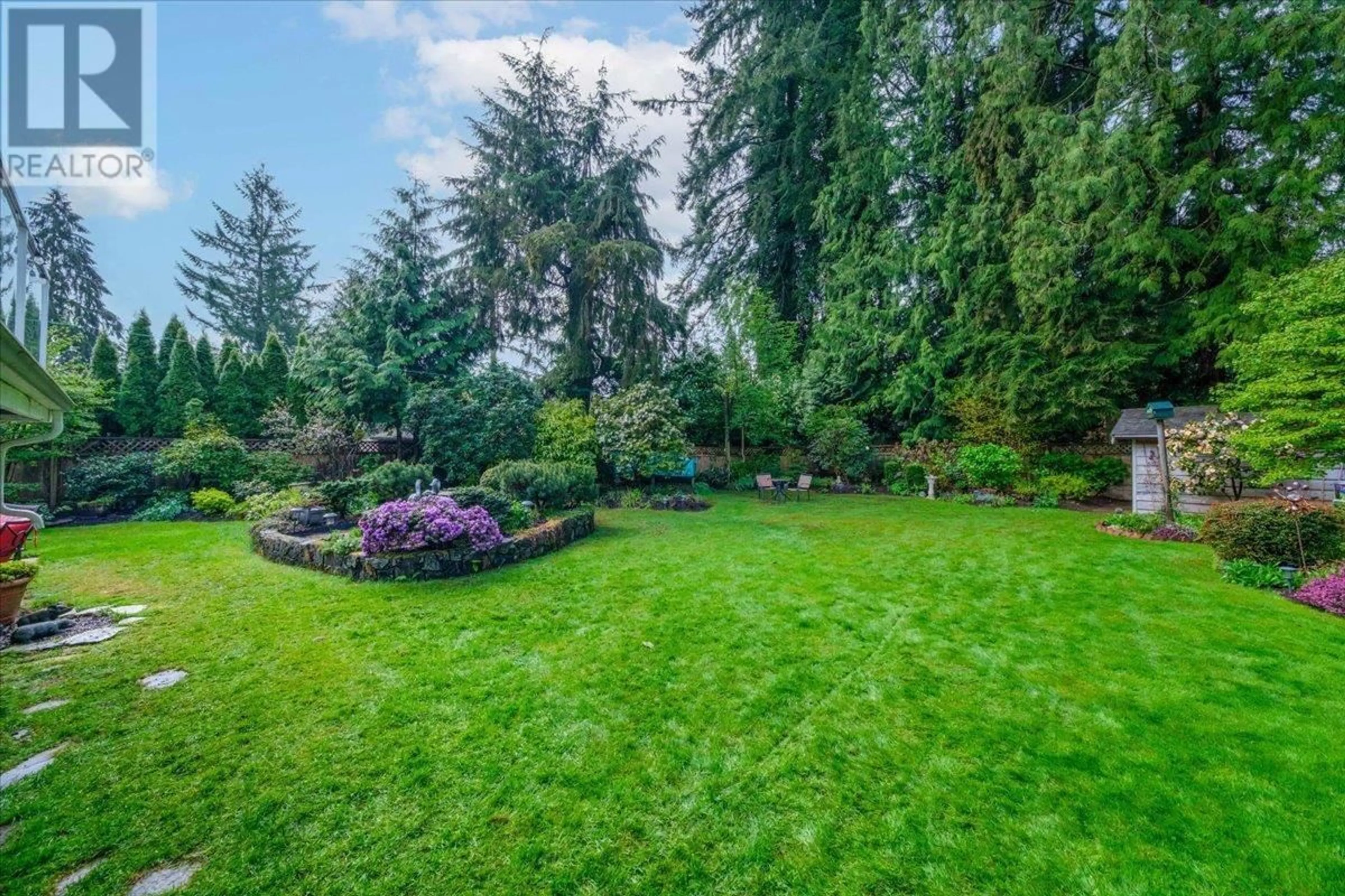 A pic from outside/outdoor area/front of a property/back of a property/a pic from drone, unknown for 2235 WHITMAN AVENUE, North Vancouver British Columbia V7H2C6