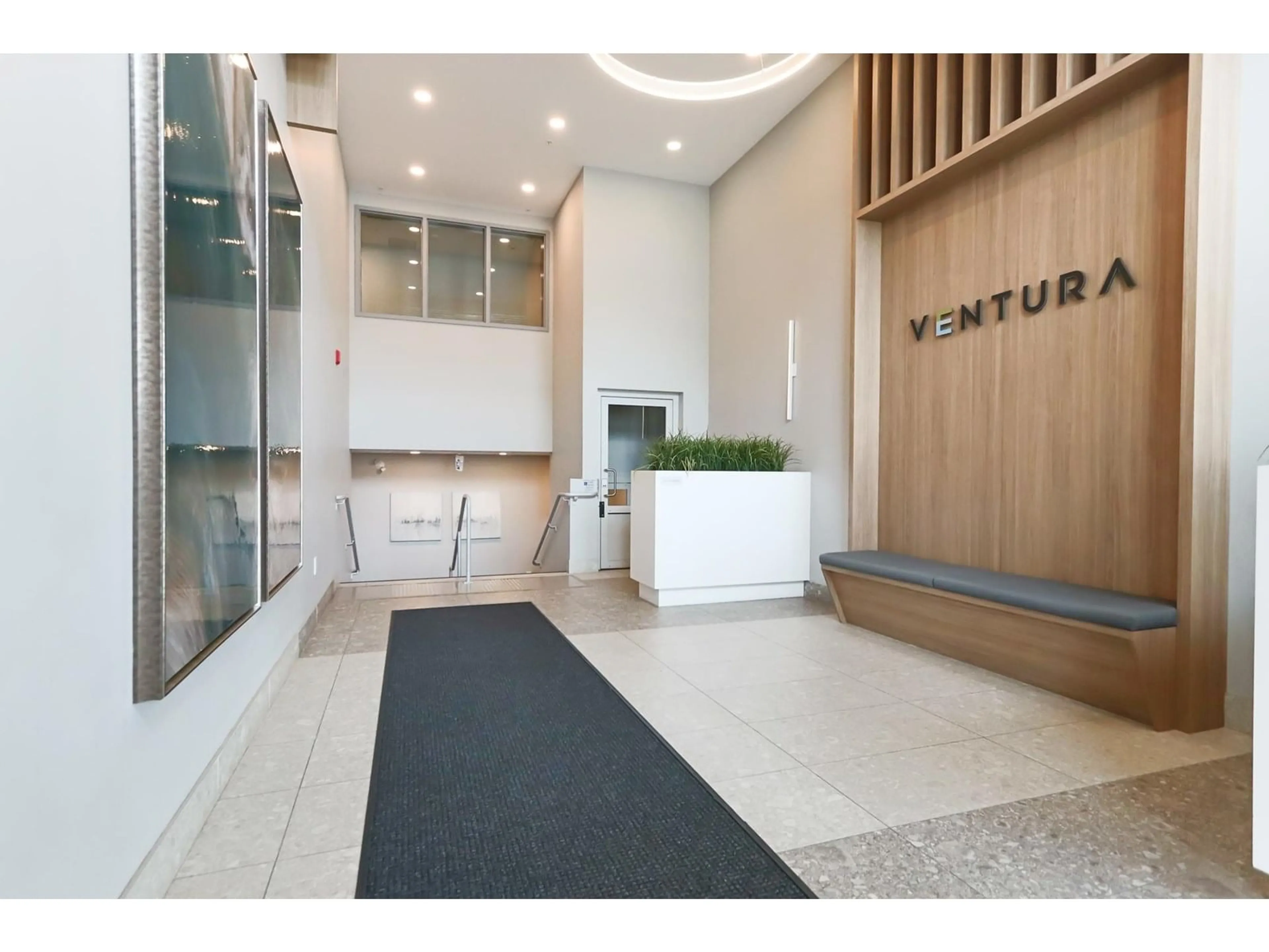 Indoor foyer for 310 - 32838 VENTURA, Abbotsford British Columbia V2S0M5