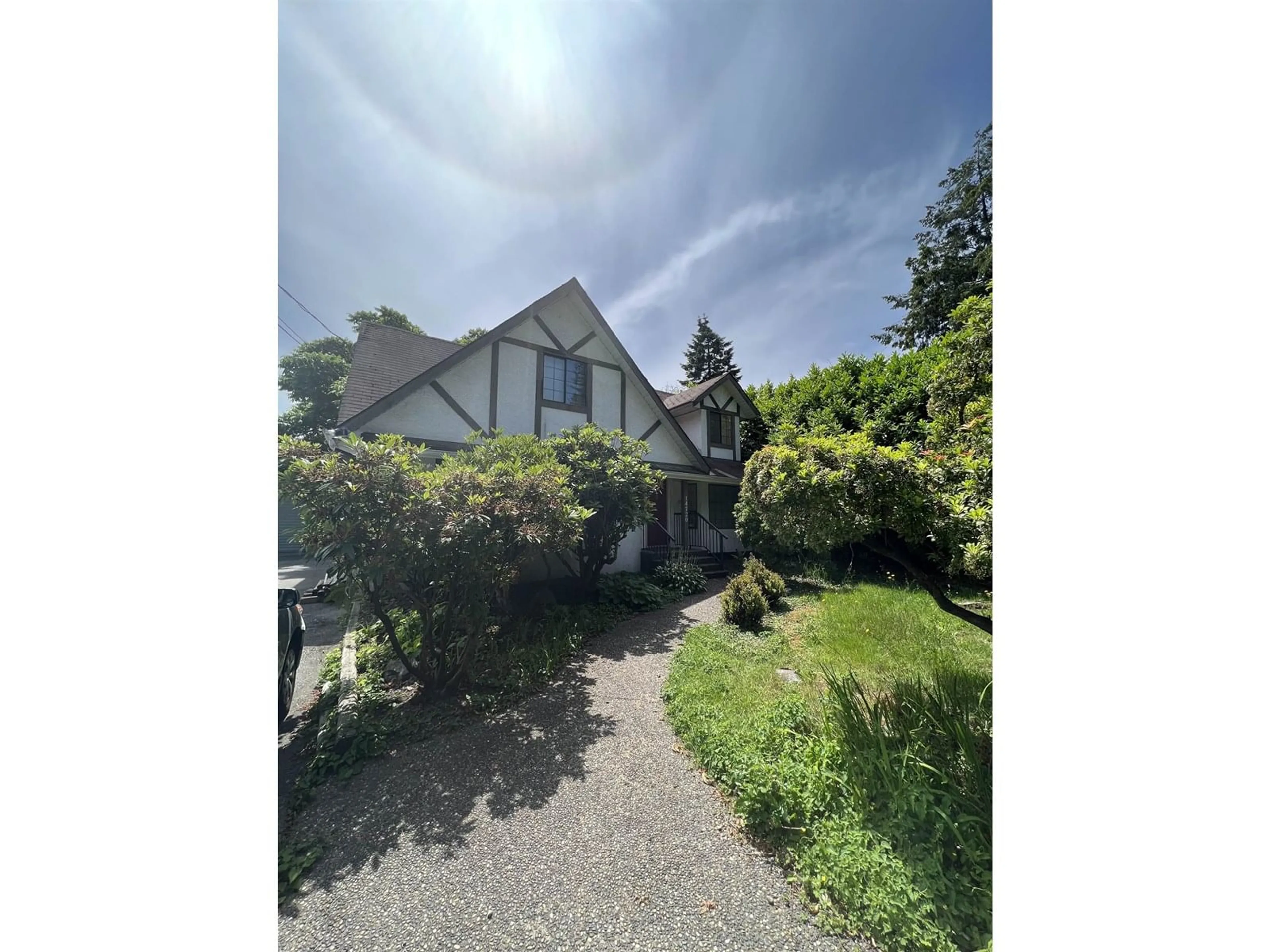 A pic from outside/outdoor area/front of a property/back of a property/a pic from drone, street for 14720 60, Surrey British Columbia V3S1R7