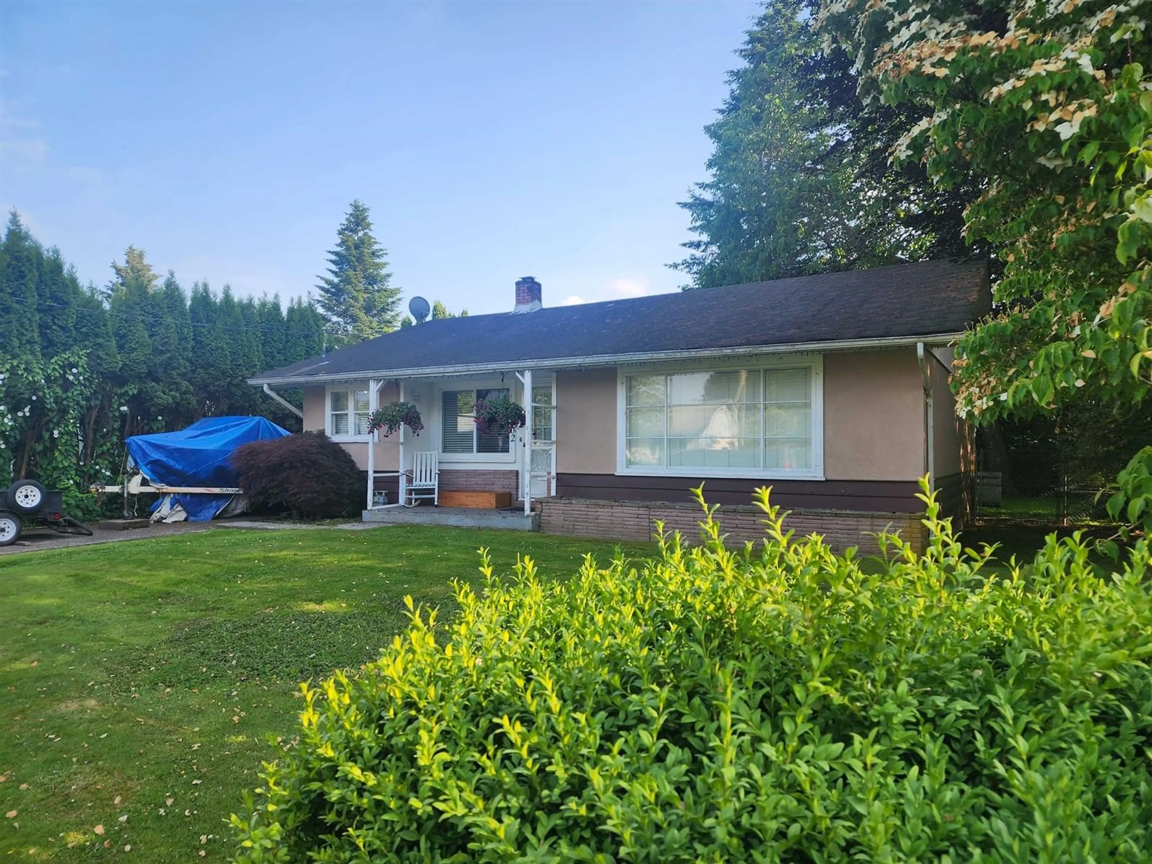 Home with vinyl exterior material, unknown for 45402 KIPP AVENUE, Chilliwack British Columbia V2P1Z4