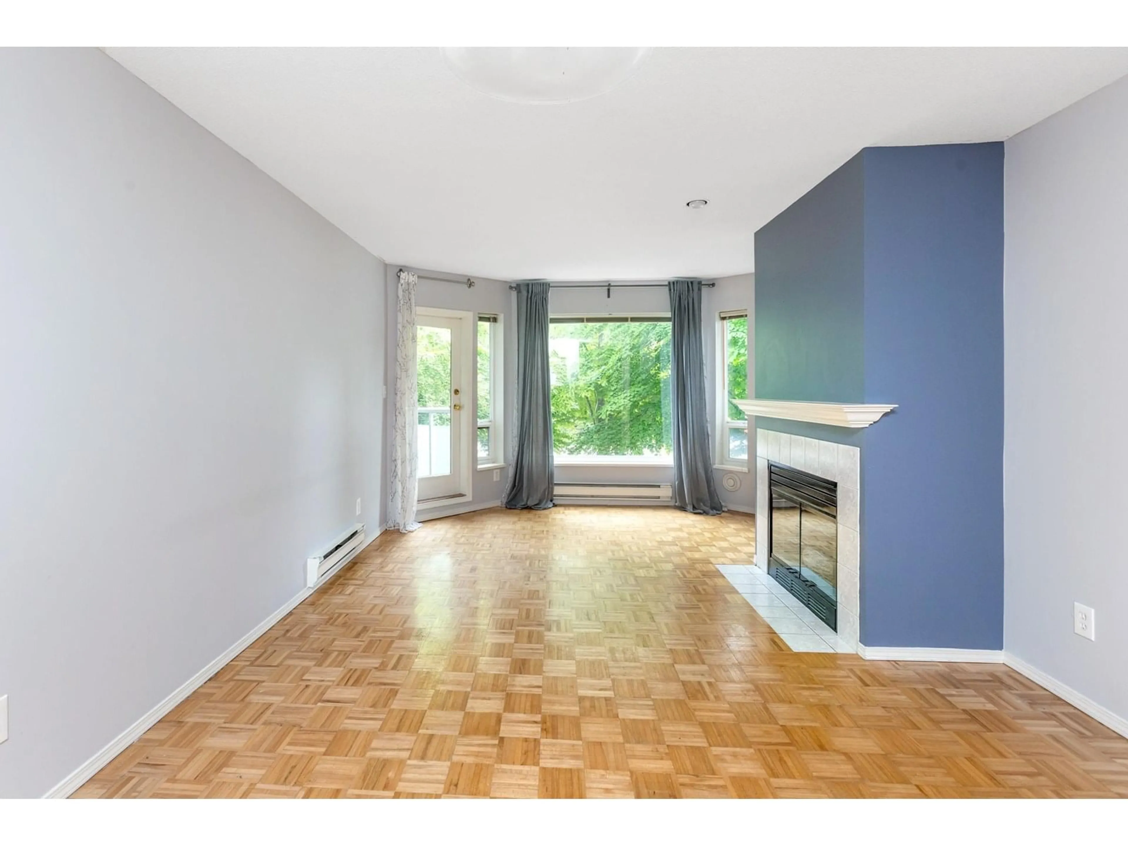 A pic of a room for 202 - 2855 152, Surrey British Columbia V4P1H2