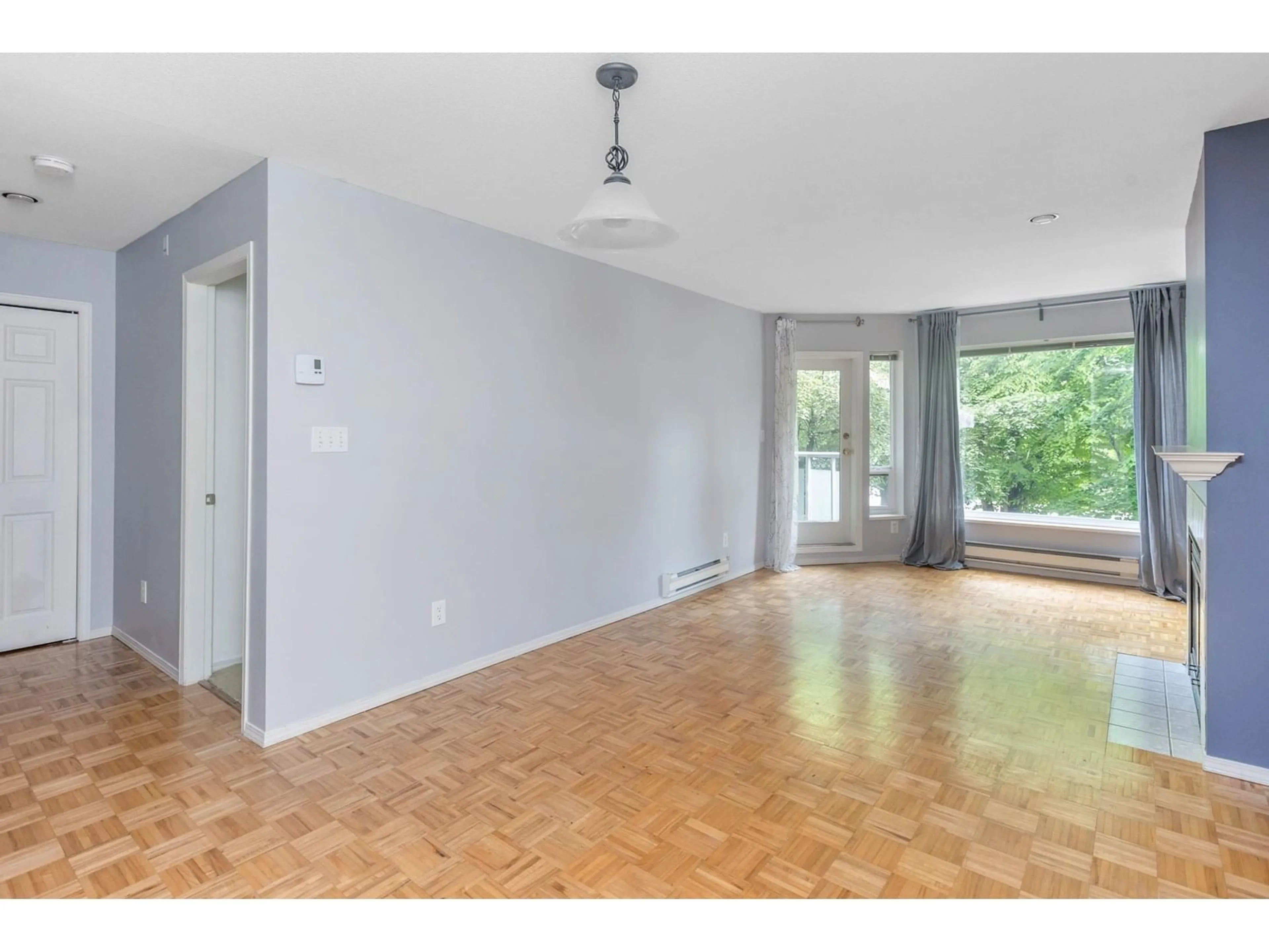 A pic of a room for 202 - 2855 152, Surrey British Columbia V4P1H2