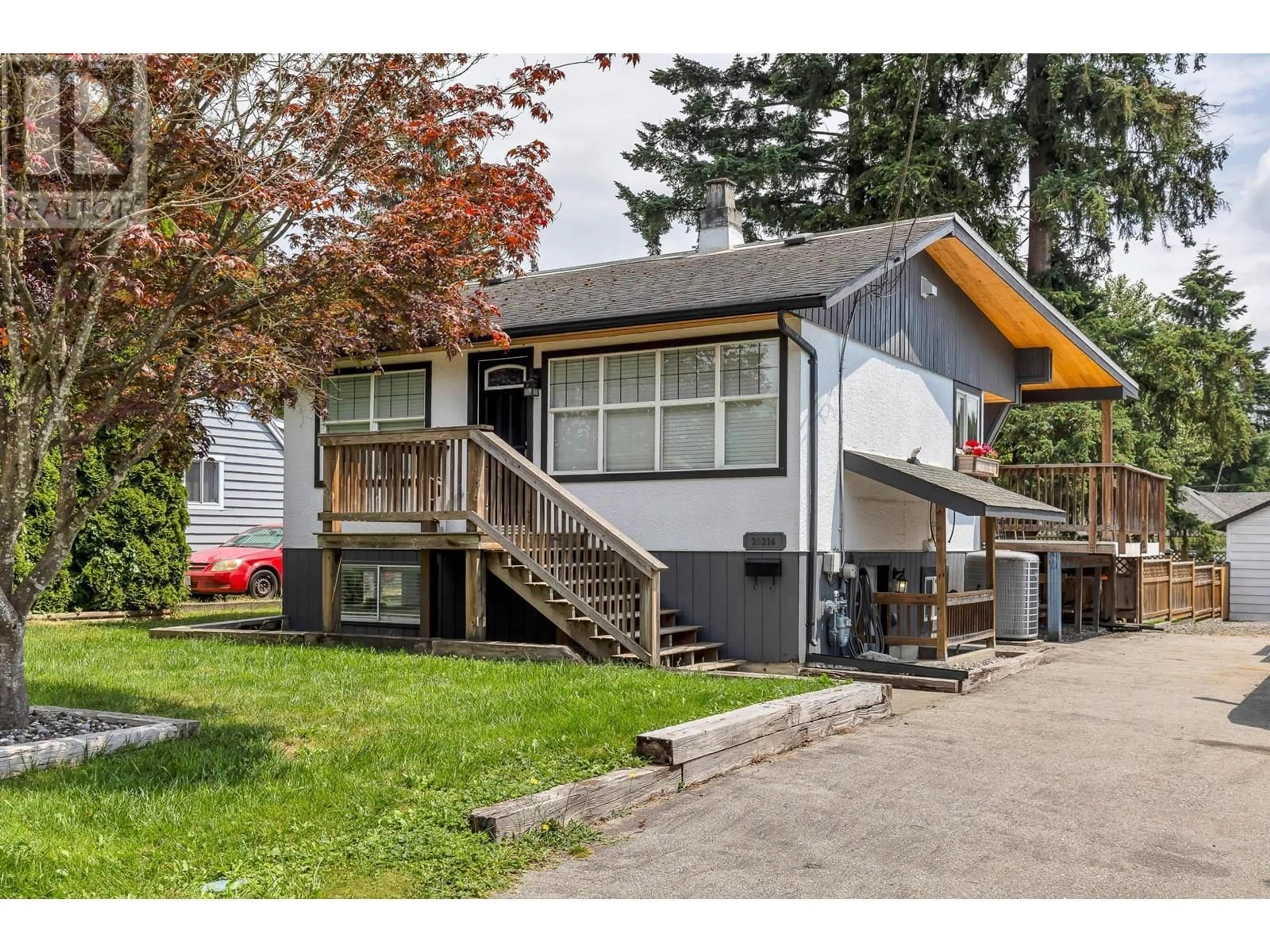 Home with vinyl exterior material, street for 20214 WANSTEAD STREET, Maple Ridge British Columbia V2X1H8