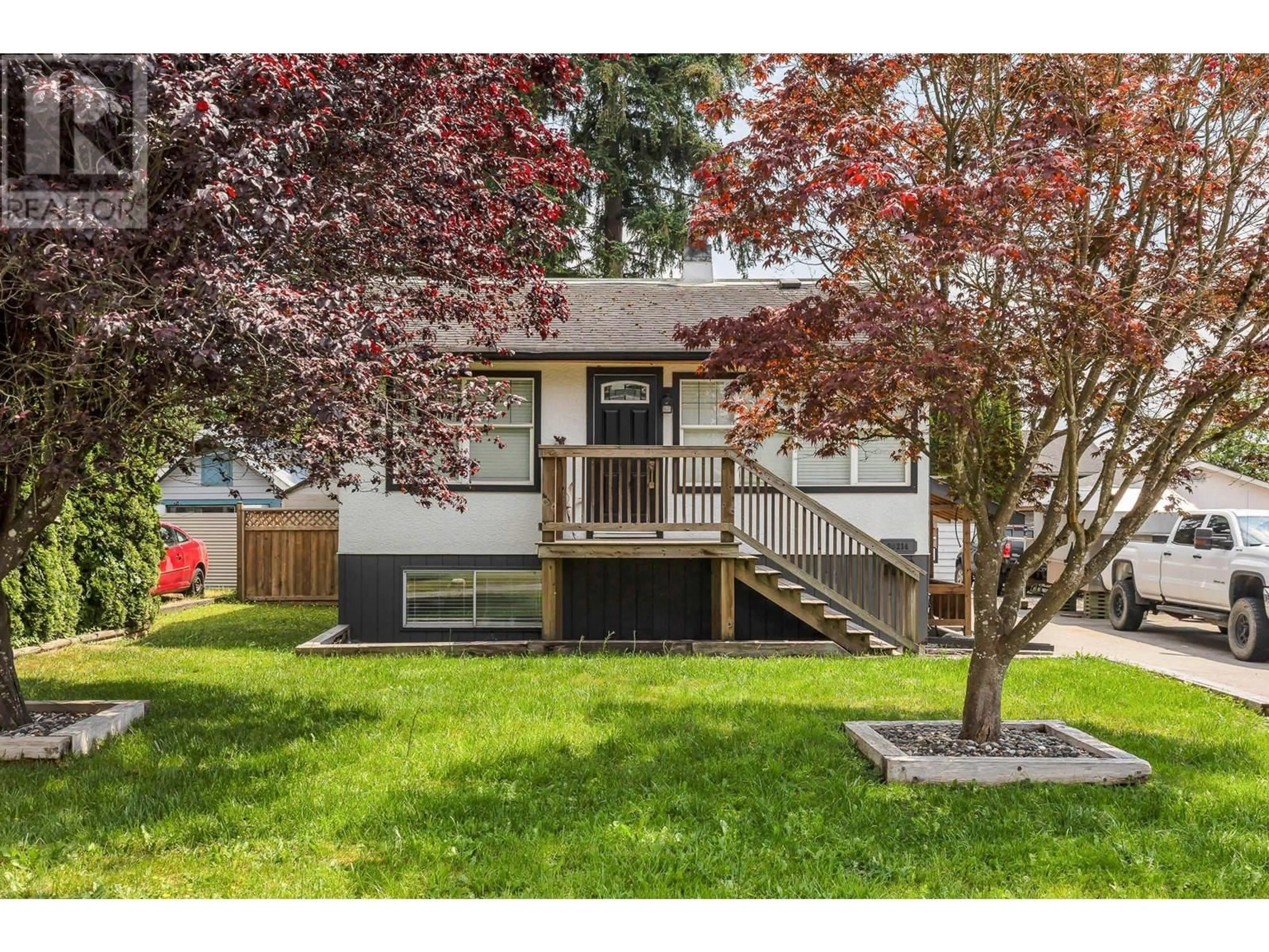 Home with vinyl exterior material, street for 20214 WANSTEAD STREET, Maple Ridge British Columbia V2X1H8